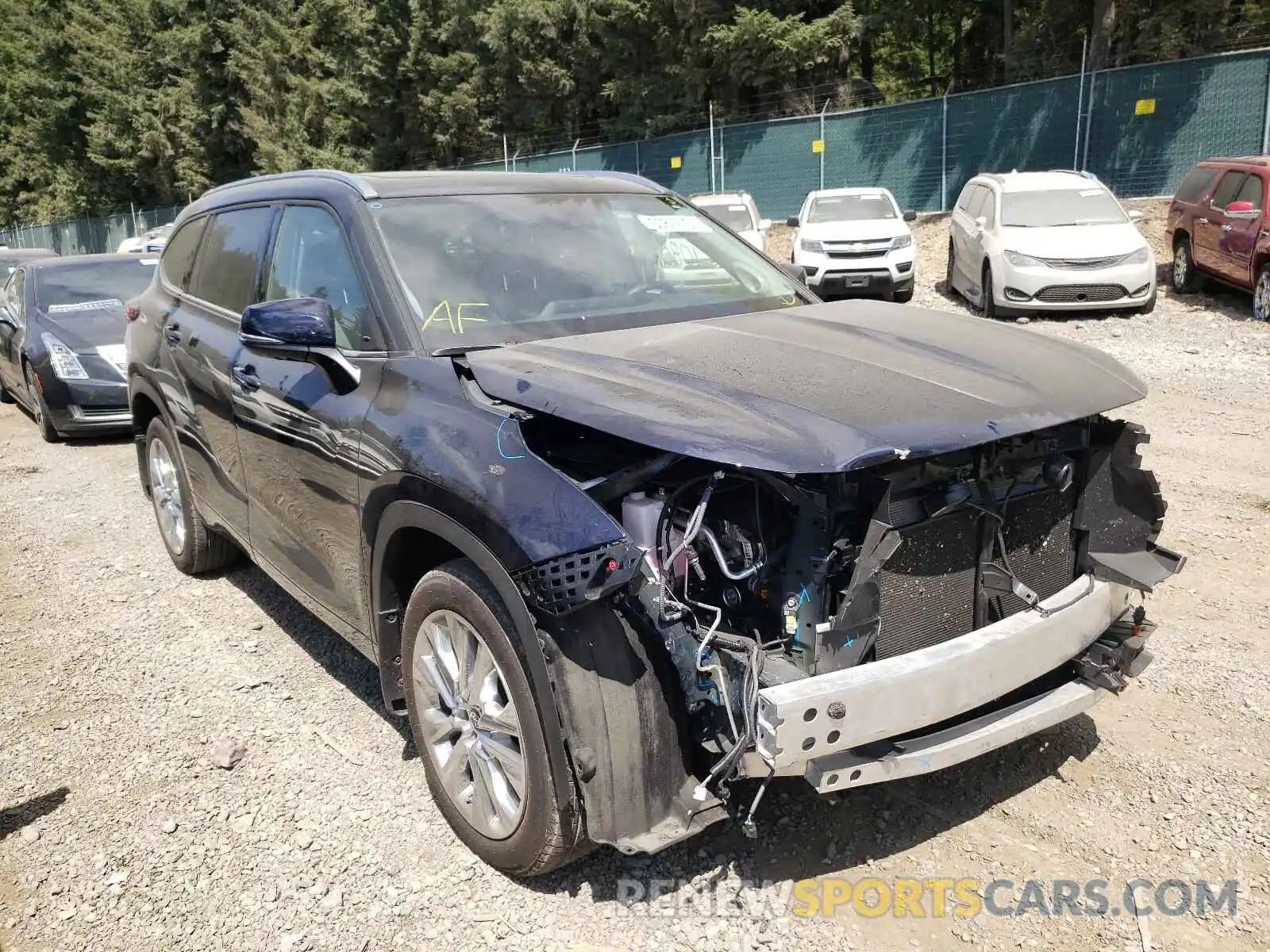 1 Photograph of a damaged car 5TDDZRBH9LS045888 TOYOTA HIGHLANDER 2020