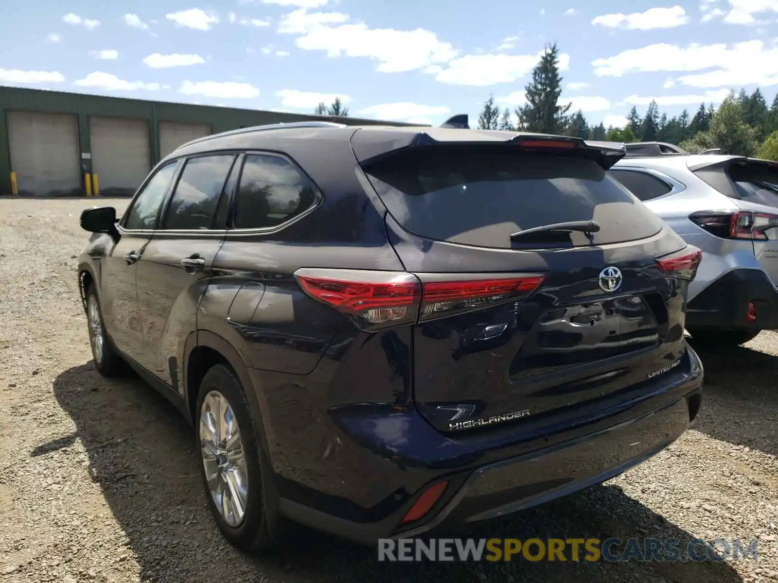 3 Photograph of a damaged car 5TDDZRBH9LS045888 TOYOTA HIGHLANDER 2020