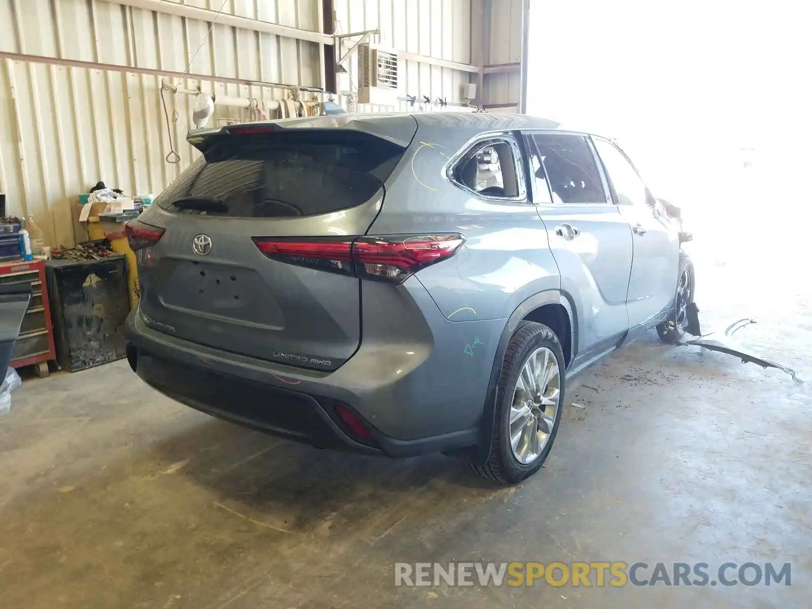 4 Photograph of a damaged car 5TDDZRBHXLS025200 TOYOTA HIGHLANDER 2020