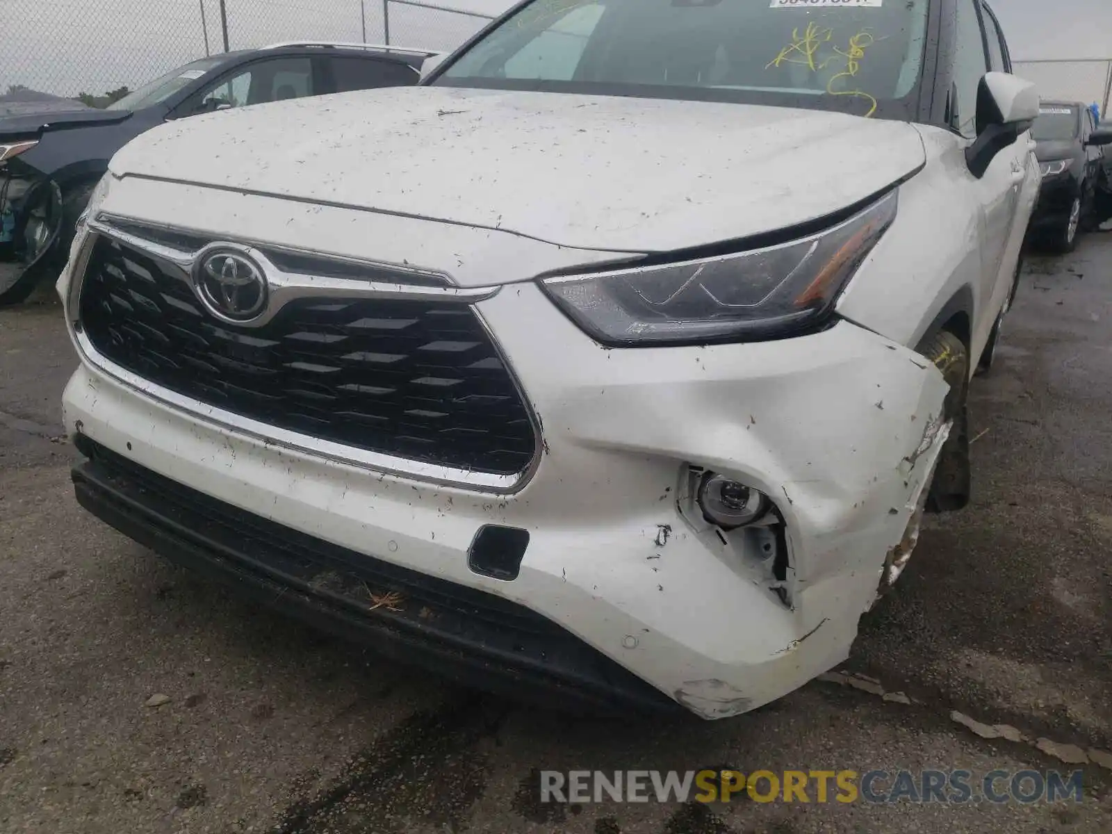 9 Photograph of a damaged car 5TDDZRBHXLS043826 TOYOTA HIGHLANDER 2020