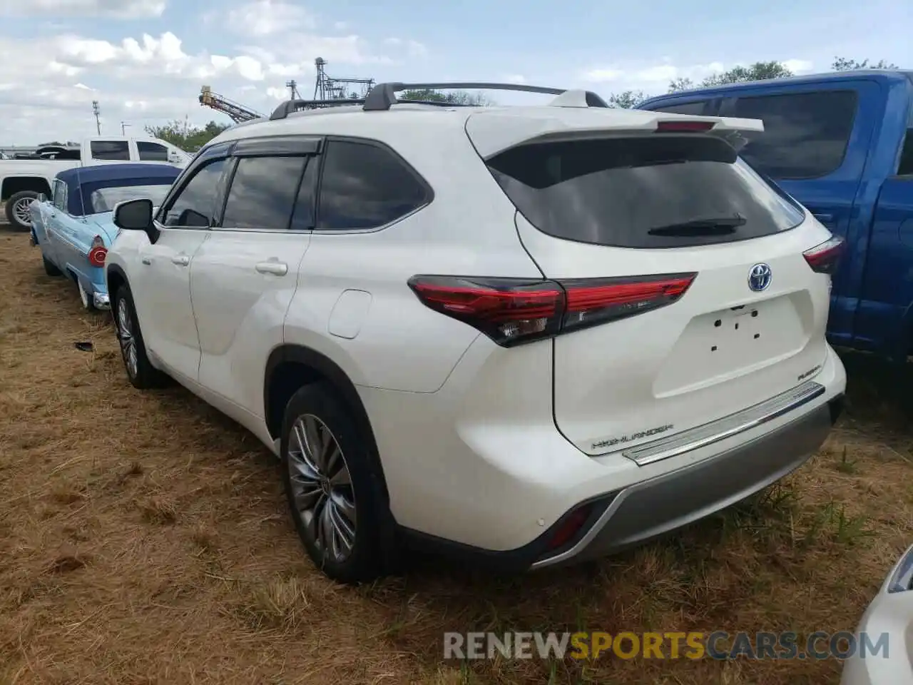 3 Photograph of a damaged car 5TDEBRCH0LS004198 TOYOTA HIGHLANDER 2020