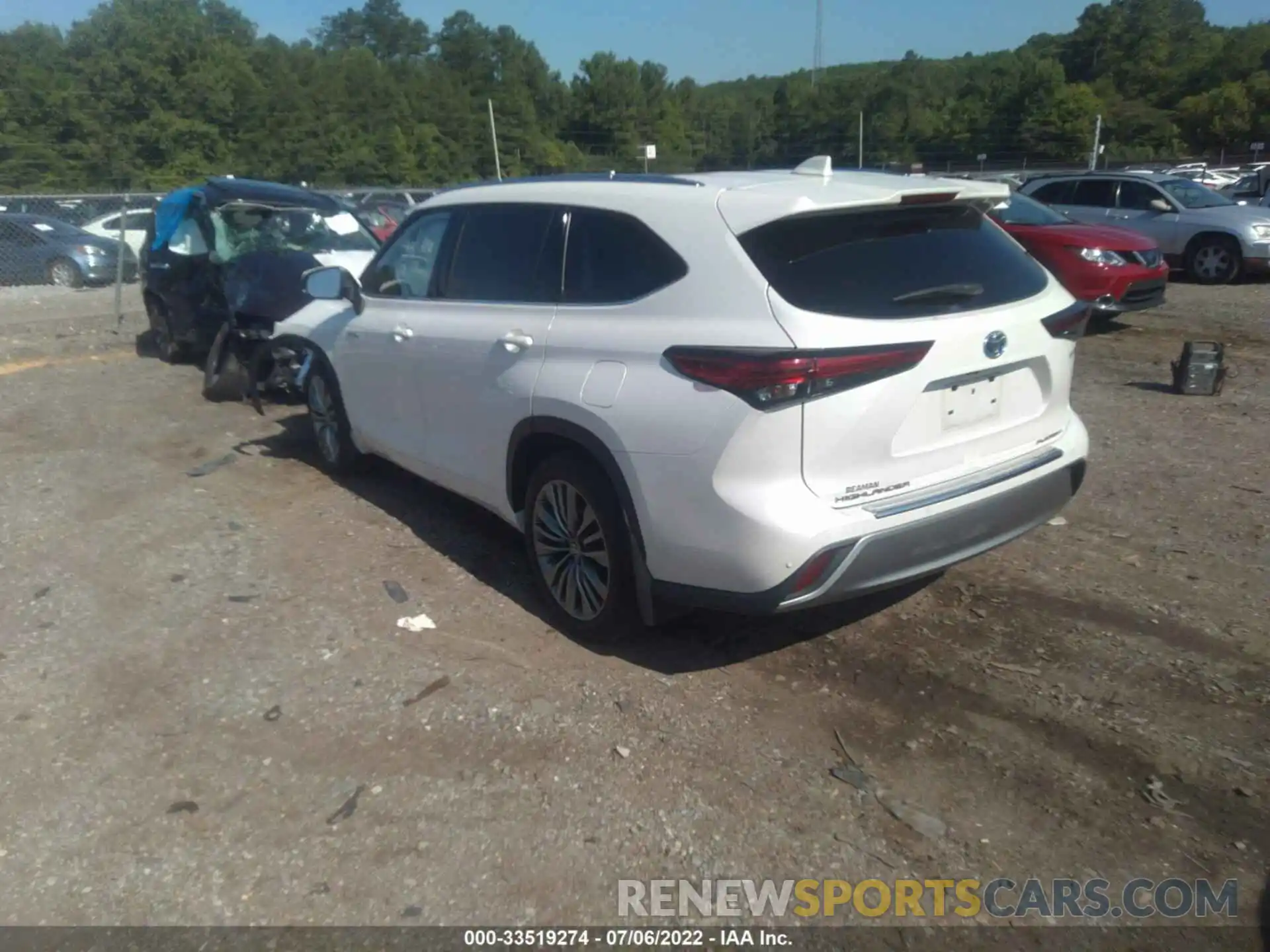 3 Photograph of a damaged car 5TDEBRCH0LS007599 TOYOTA HIGHLANDER 2020