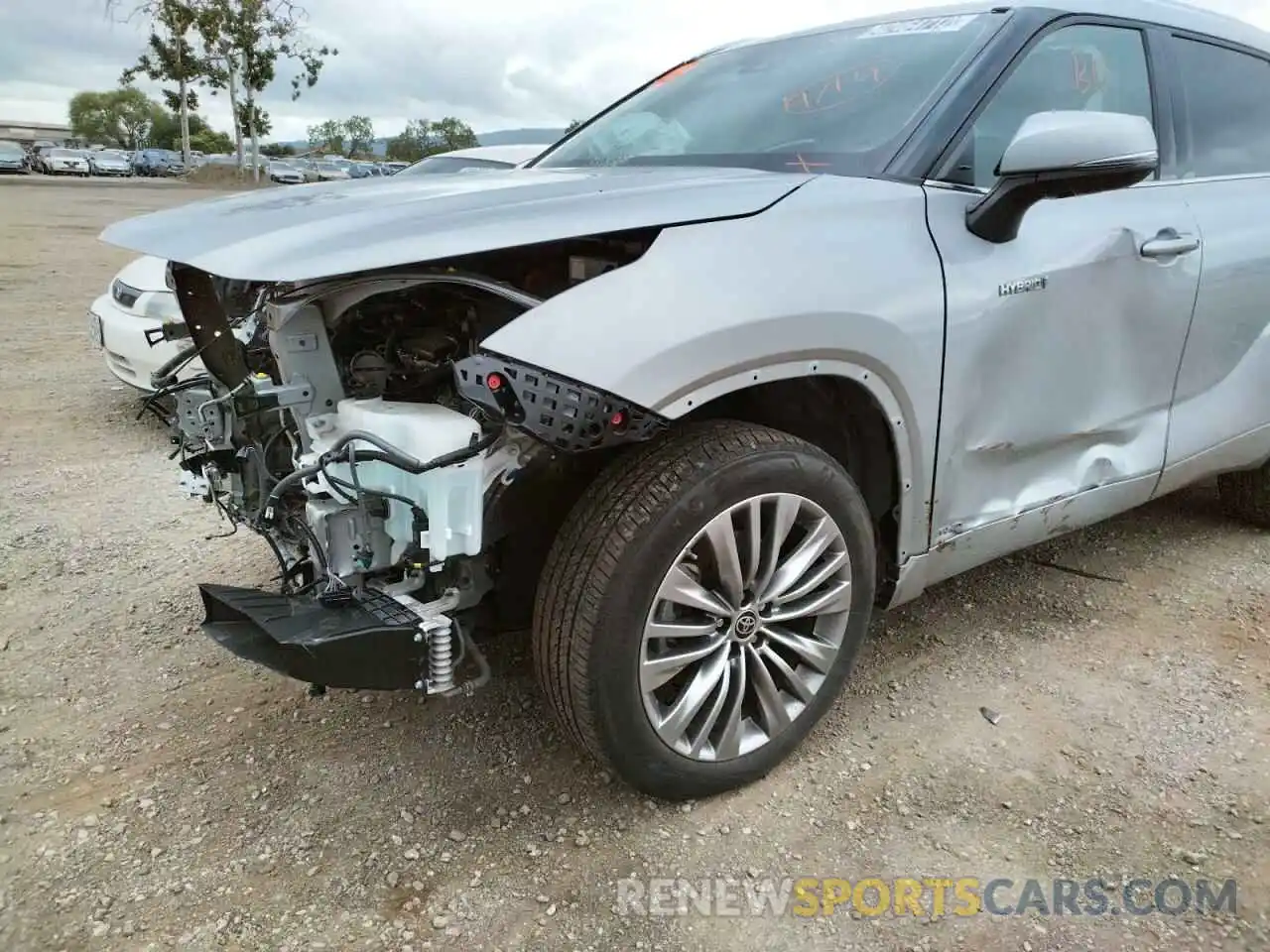 9 Photograph of a damaged car 5TDEBRCH0LS009143 TOYOTA HIGHLANDER 2020