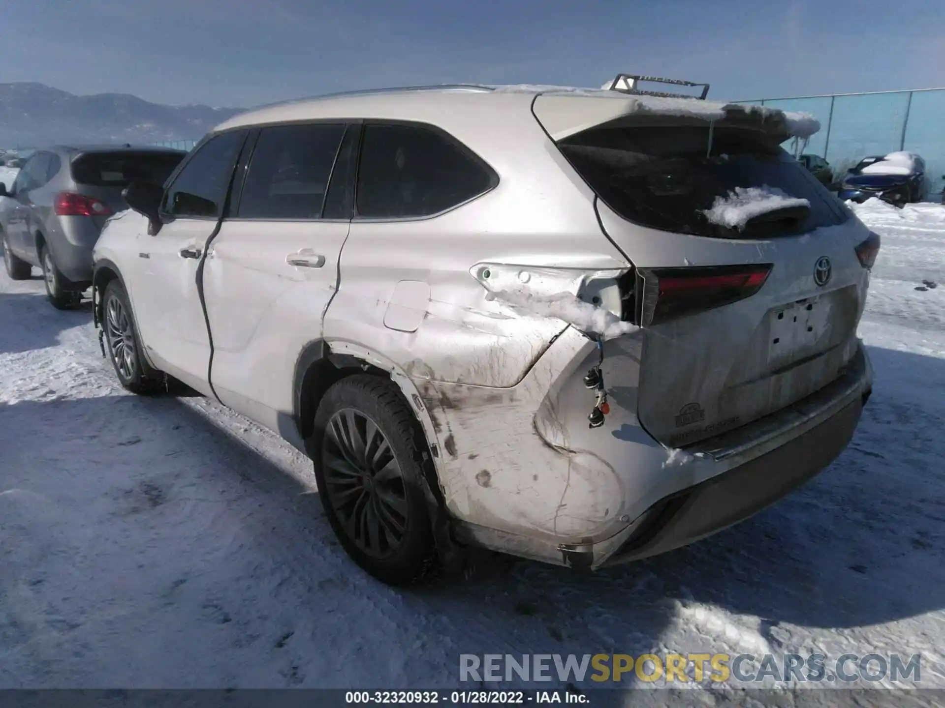 3 Фотография поврежденного автомобиля 5TDEBRCH0LS010261 TOYOTA HIGHLANDER 2020