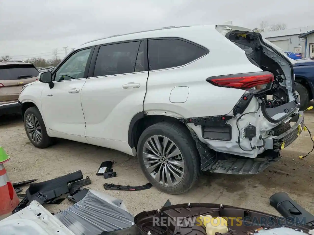 2 Фотография поврежденного автомобиля 5TDEBRCH0LS014357 TOYOTA HIGHLANDER 2020