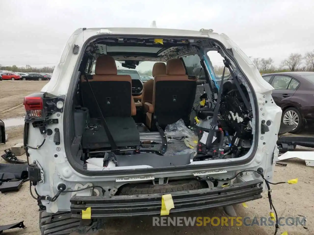 6 Photograph of a damaged car 5TDEBRCH0LS014357 TOYOTA HIGHLANDER 2020