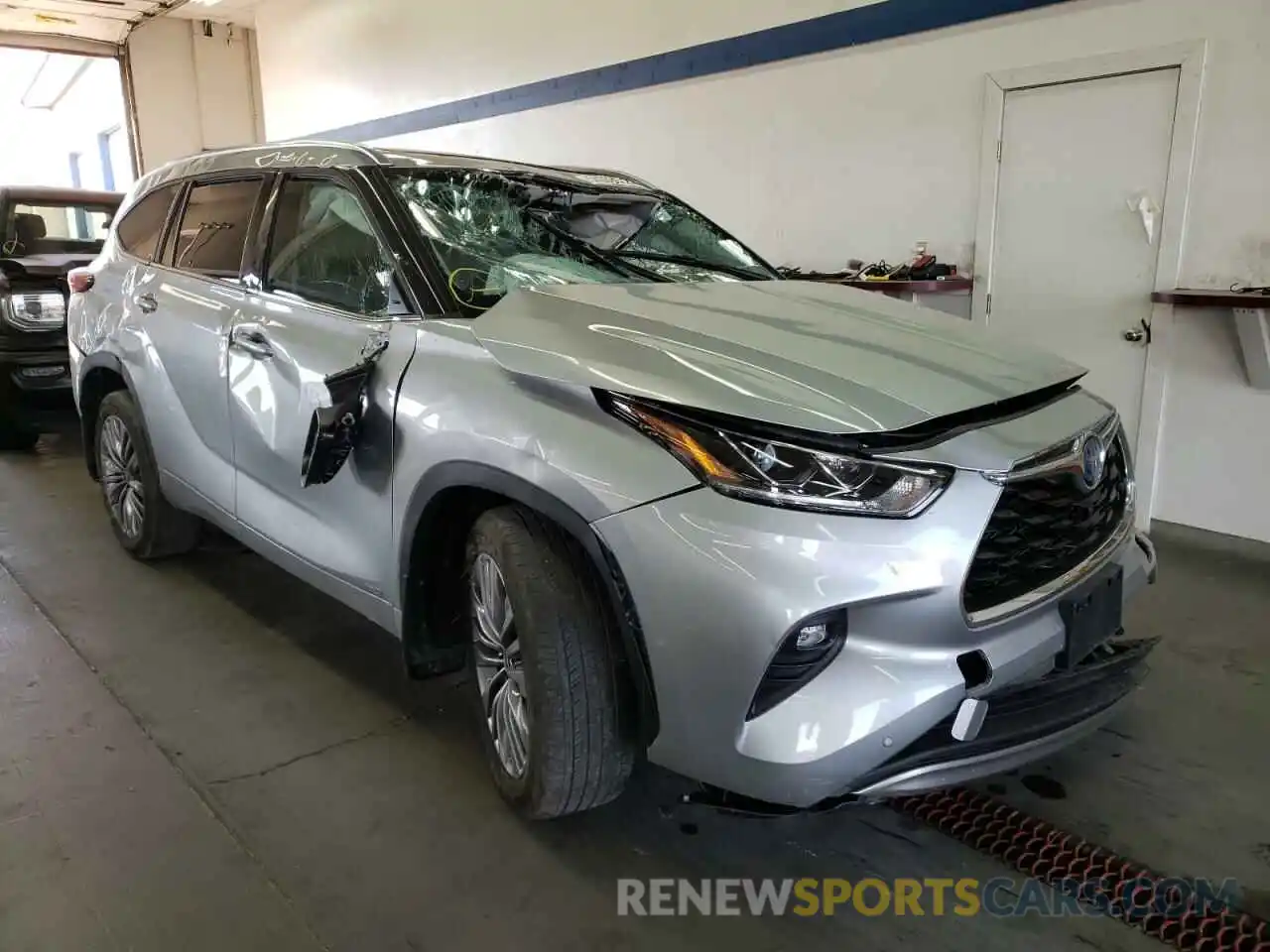 1 Photograph of a damaged car 5TDEBRCH1LS014089 TOYOTA HIGHLANDER 2020