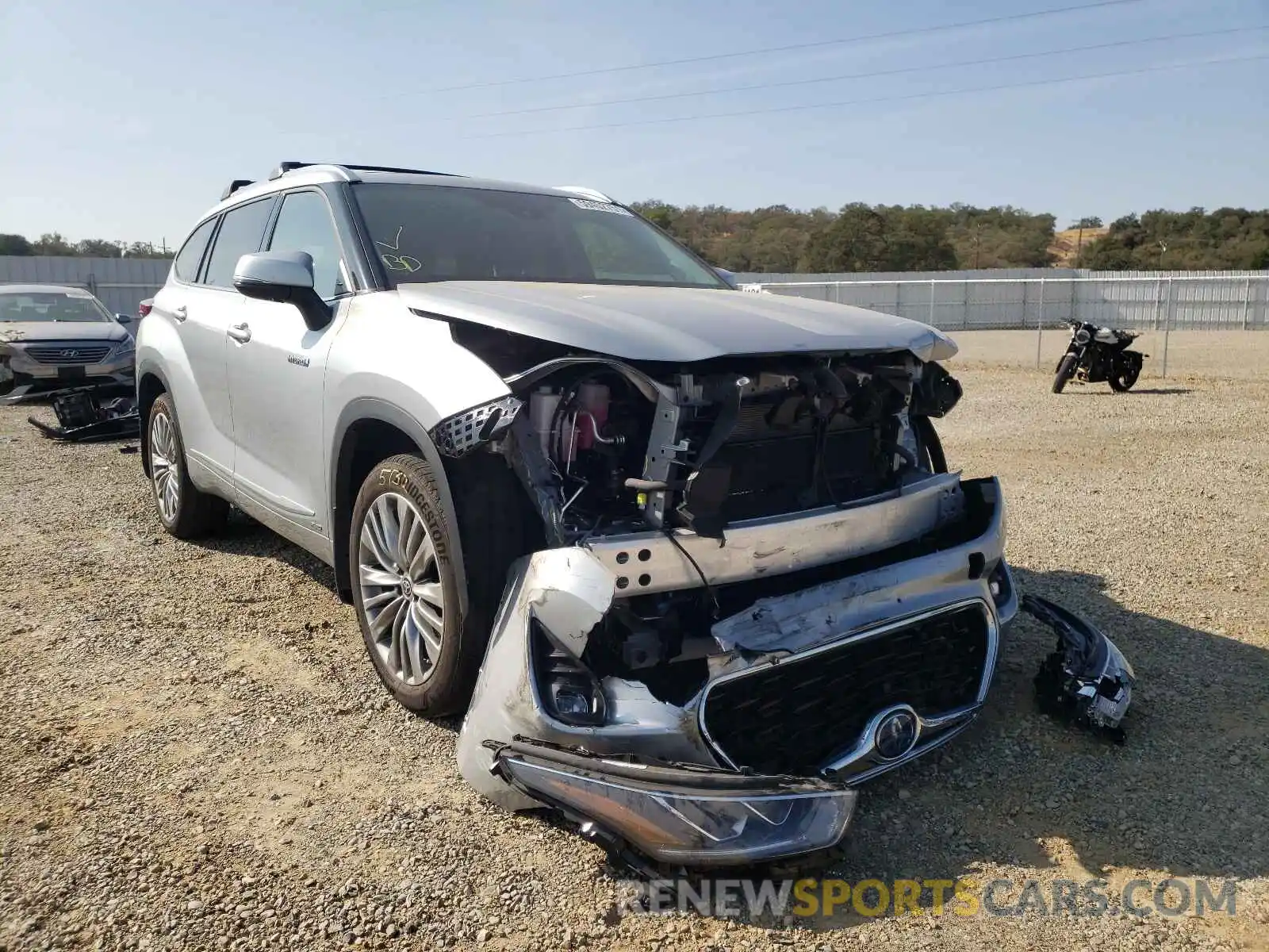 1 Photograph of a damaged car 5TDEBRCH2LS000945 TOYOTA HIGHLANDER 2020