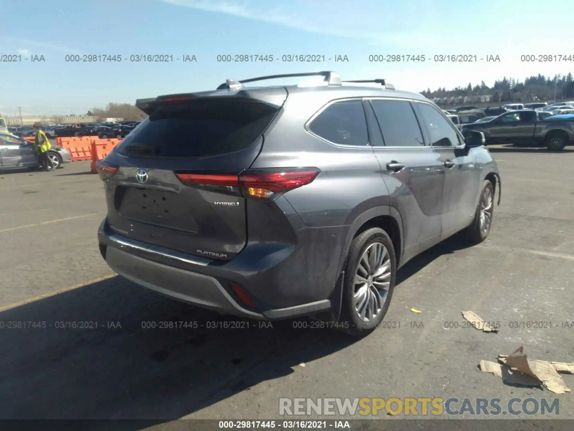 4 Photograph of a damaged car 5TDEBRCH2LS002405 TOYOTA HIGHLANDER 2020