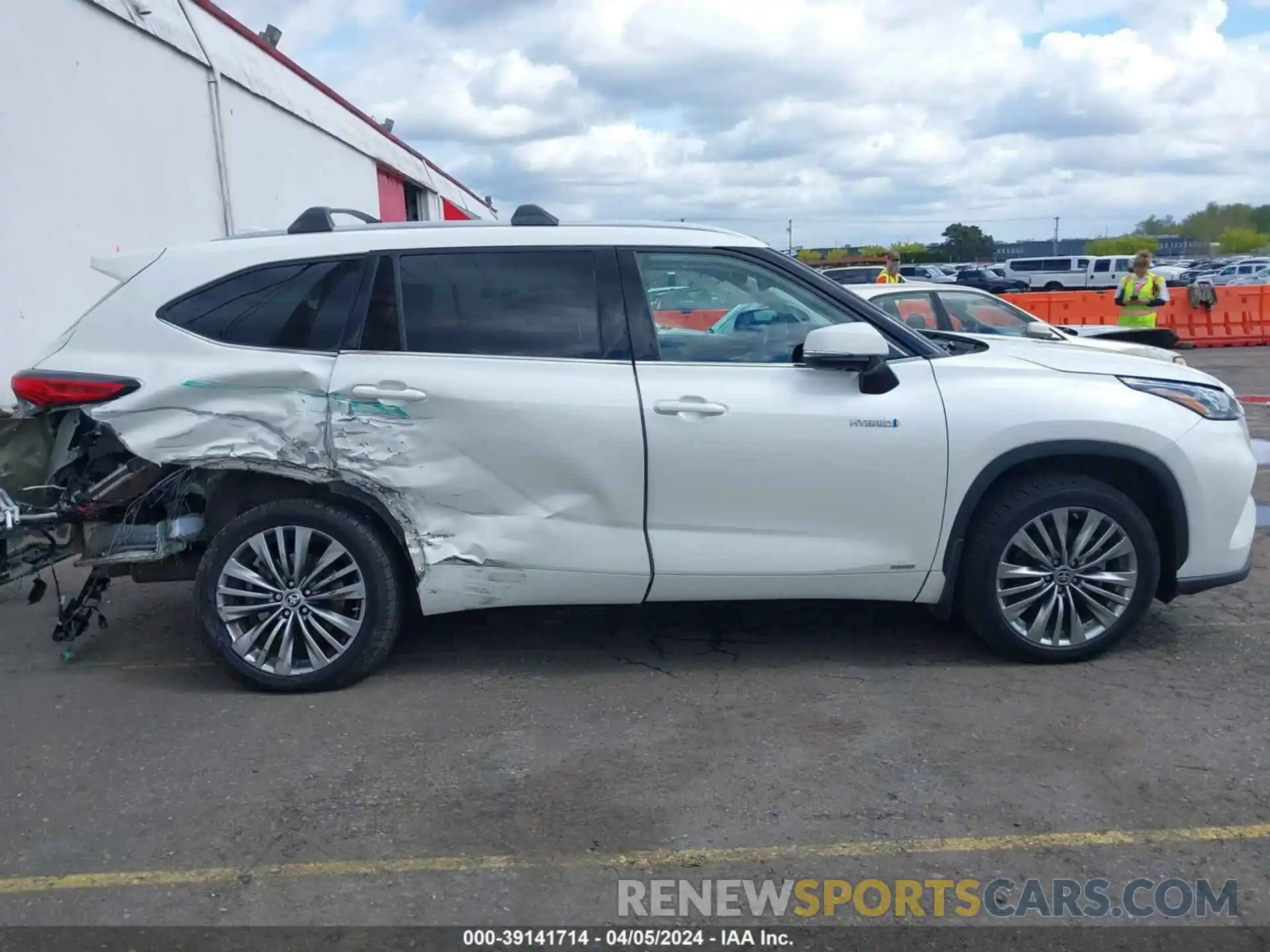 12 Photograph of a damaged car 5TDEBRCH2LS011993 TOYOTA HIGHLANDER 2020