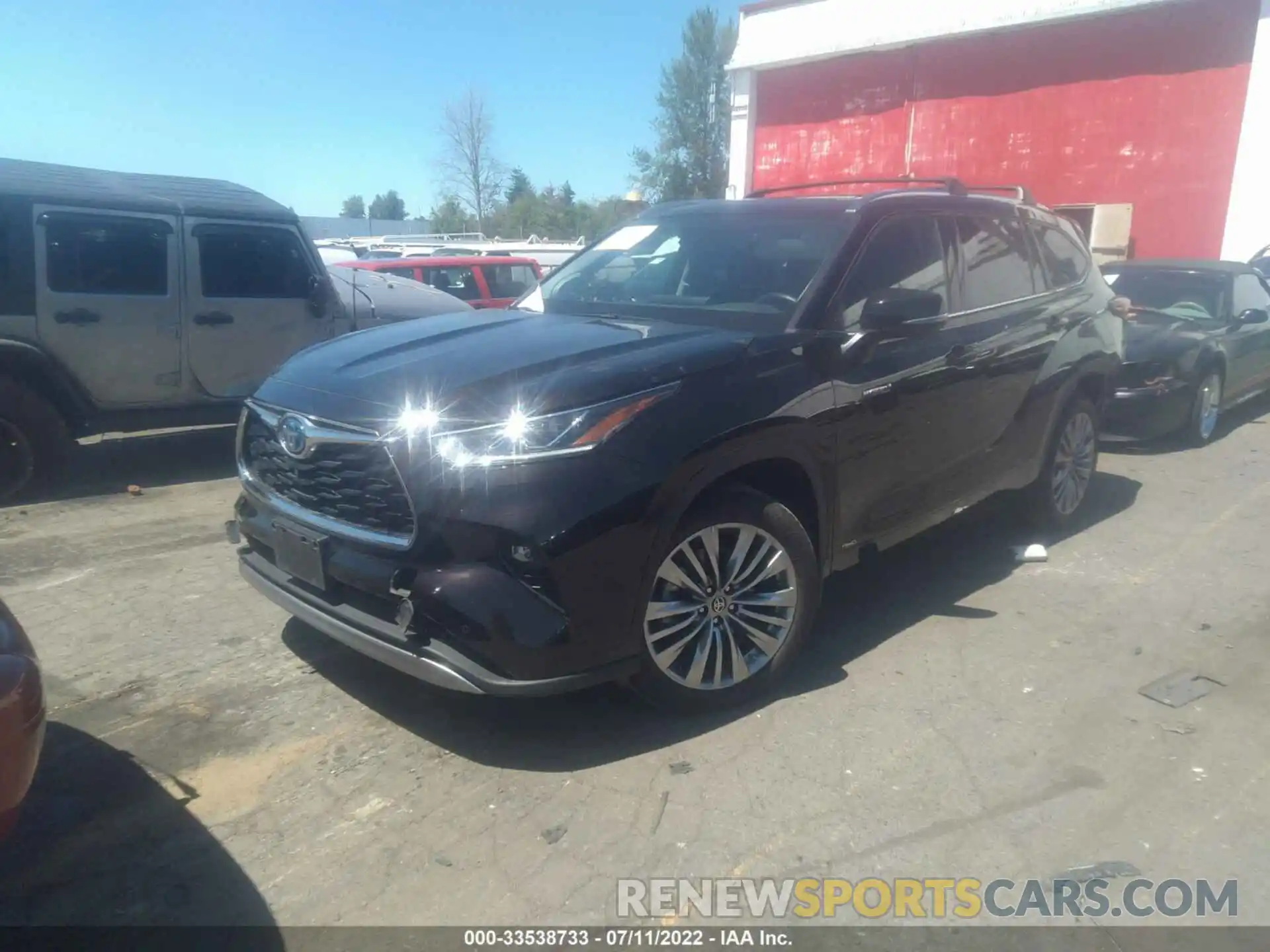 2 Photograph of a damaged car 5TDEBRCH2LS012819 TOYOTA HIGHLANDER 2020