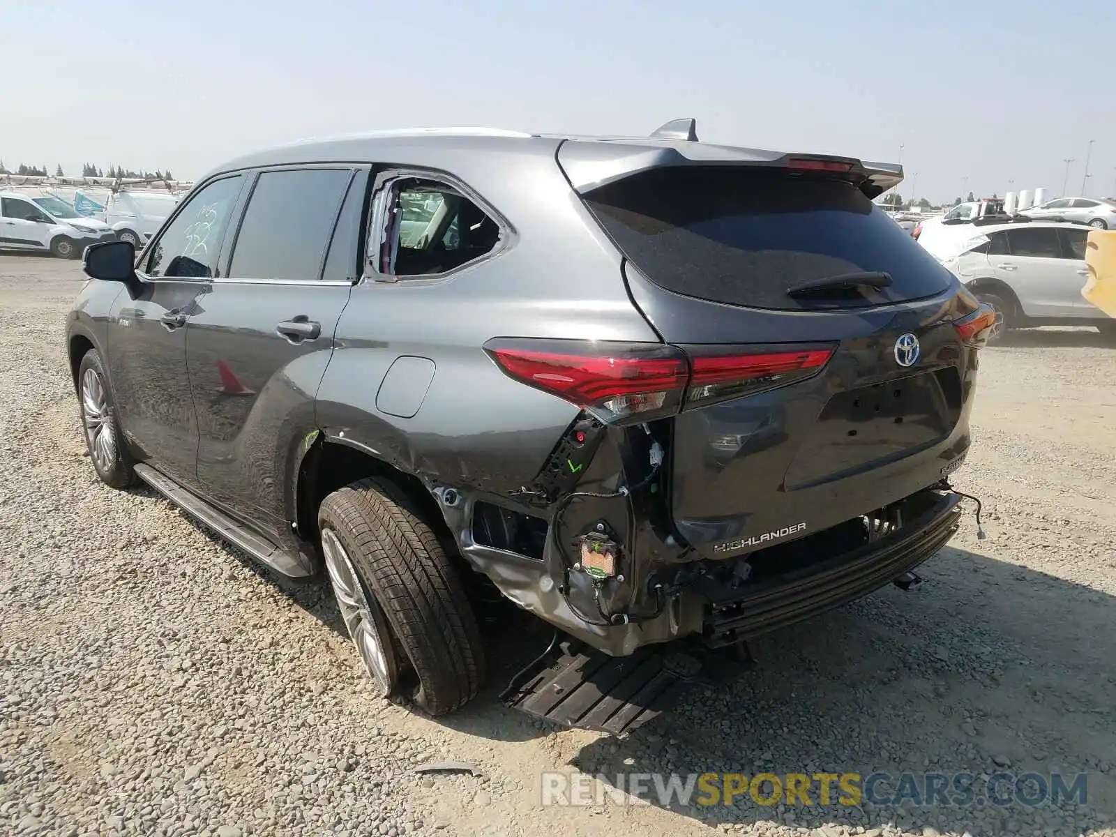 3 Photograph of a damaged car 5TDEBRCH6LS005548 TOYOTA HIGHLANDER 2020