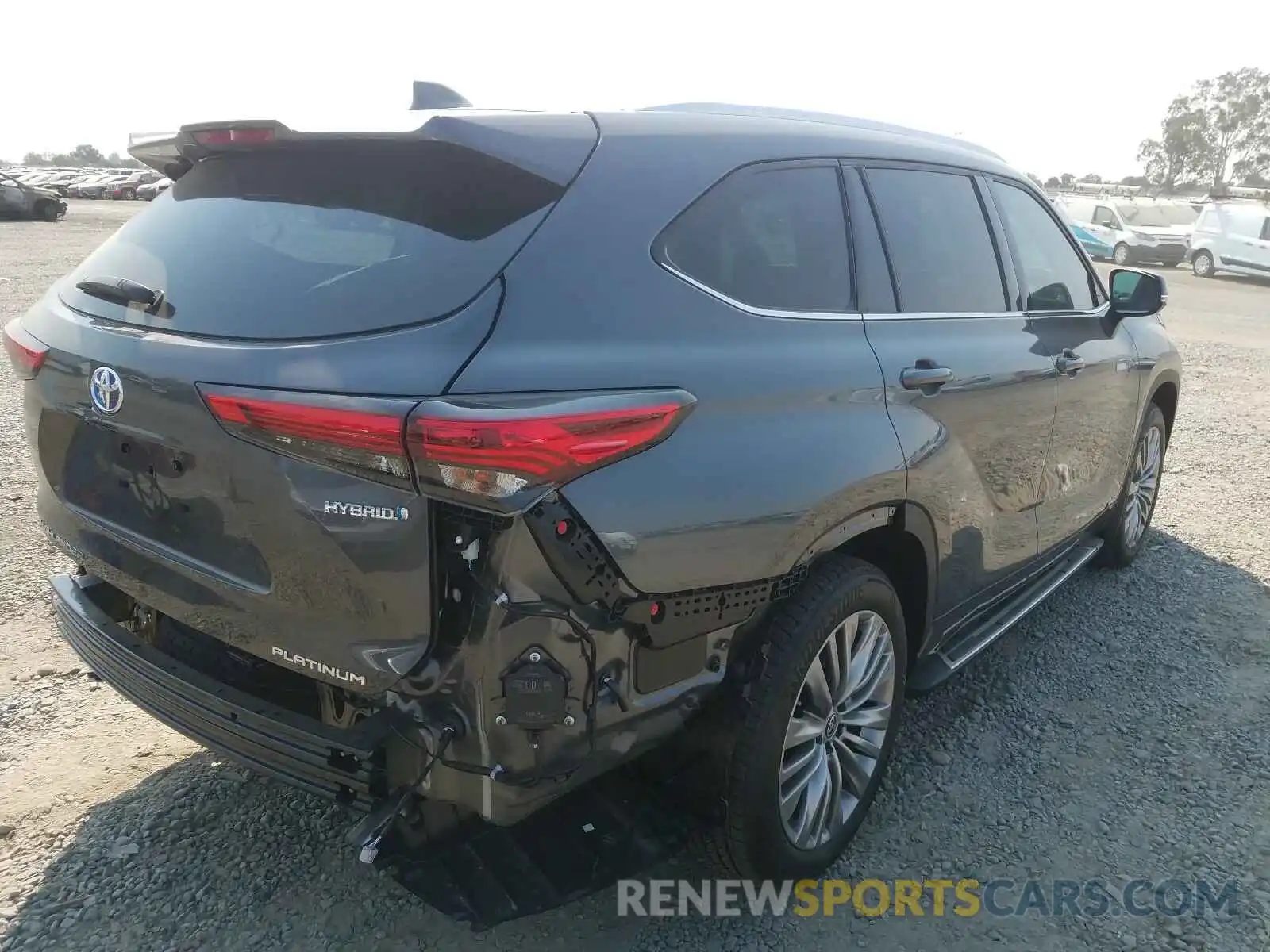 4 Photograph of a damaged car 5TDEBRCH6LS005548 TOYOTA HIGHLANDER 2020