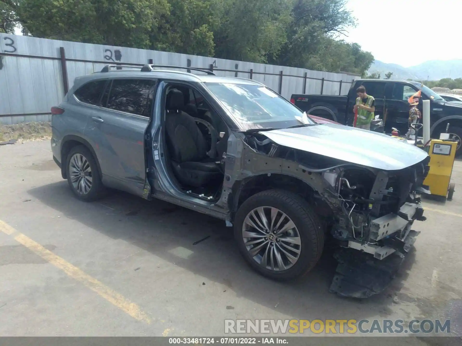 1 Photograph of a damaged car 5TDEBRCH7LS011214 TOYOTA HIGHLANDER 2020