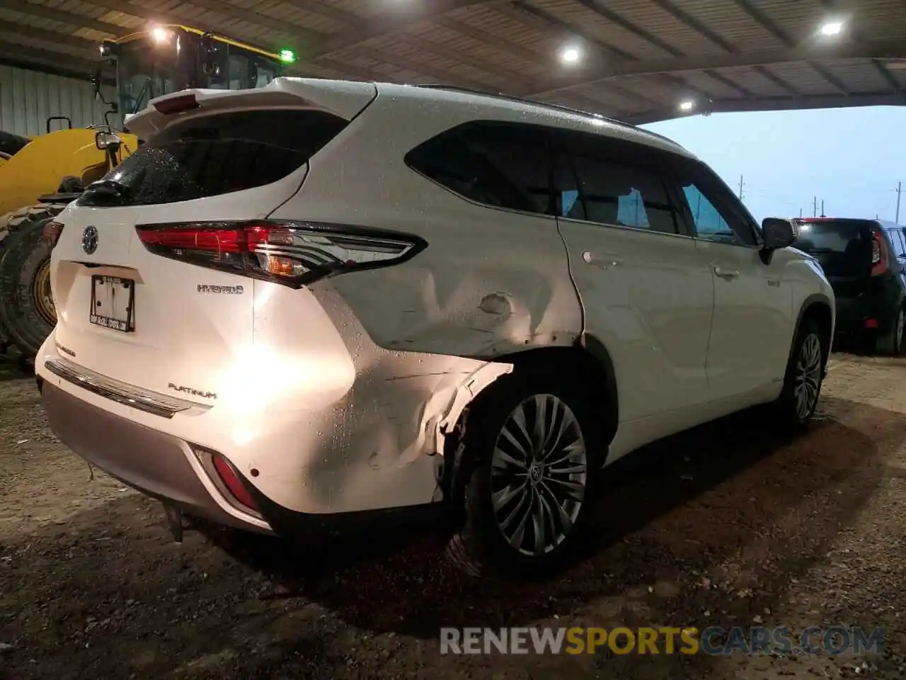 3 Photograph of a damaged car 5TDEBRCH8LS001713 TOYOTA HIGHLANDER 2020