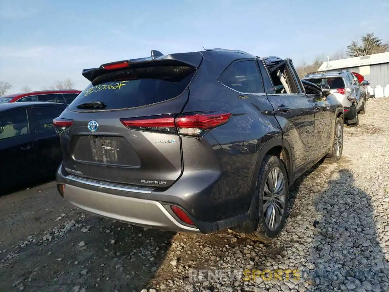 4 Photograph of a damaged car 5TDEBRCH8LS011853 TOYOTA HIGHLANDER 2020