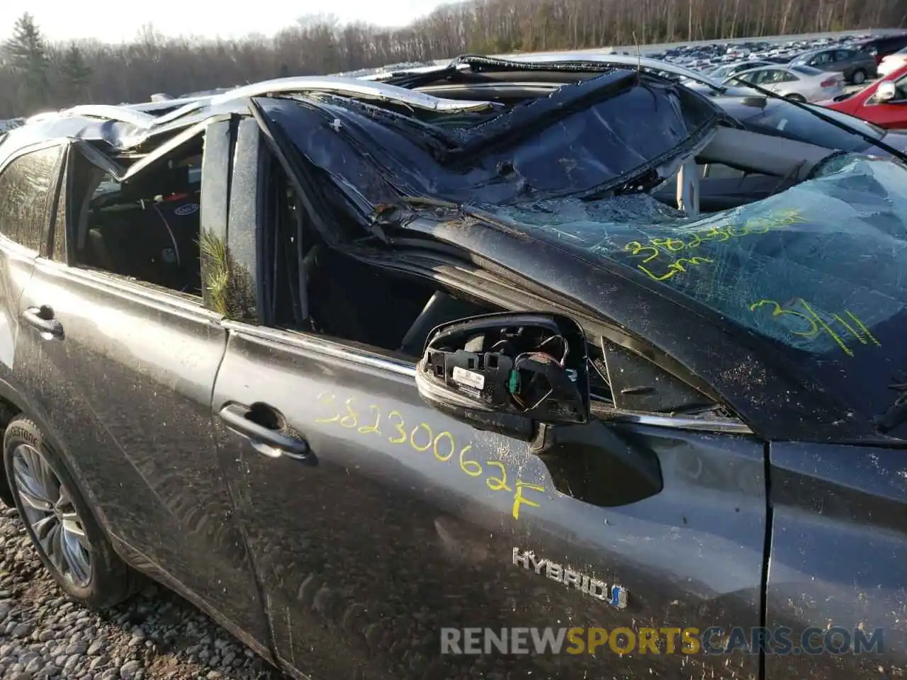 9 Photograph of a damaged car 5TDEBRCH8LS011853 TOYOTA HIGHLANDER 2020