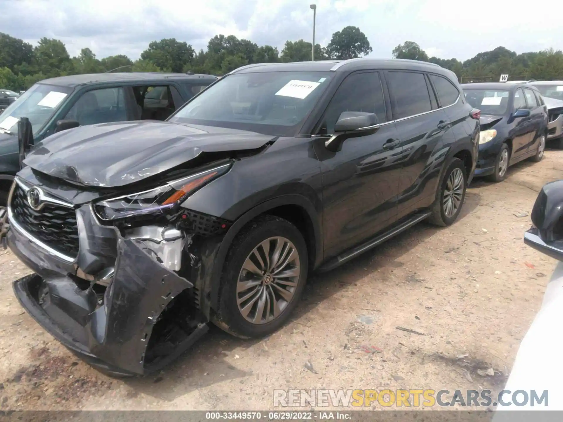 2 Photograph of a damaged car 5TDFZRAH1LS012586 TOYOTA HIGHLANDER 2020