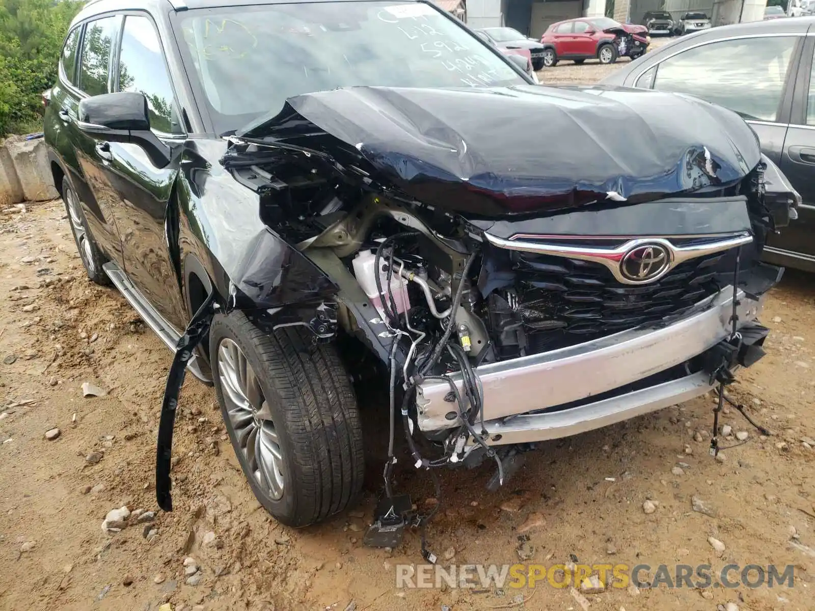 9 Photograph of a damaged car 5TDFZRAH3LS015926 TOYOTA HIGHLANDER 2020