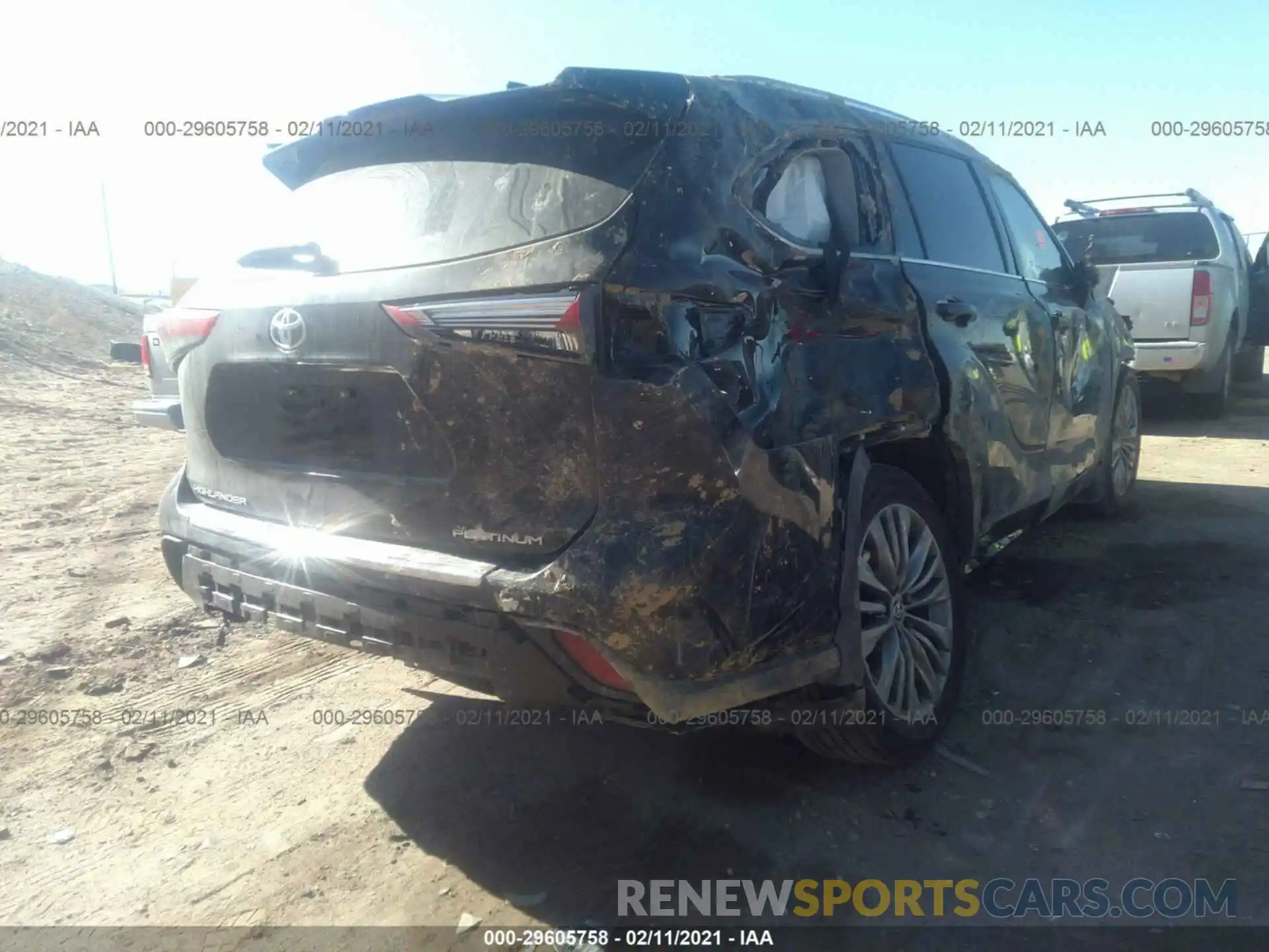 4 Photograph of a damaged car 5TDFZRAH5LS011232 TOYOTA HIGHLANDER 2020