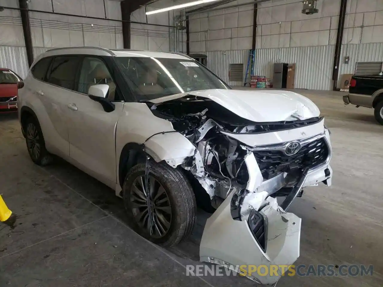 1 Photograph of a damaged car 5TDFZRAH6LS013703 TOYOTA HIGHLANDER 2020