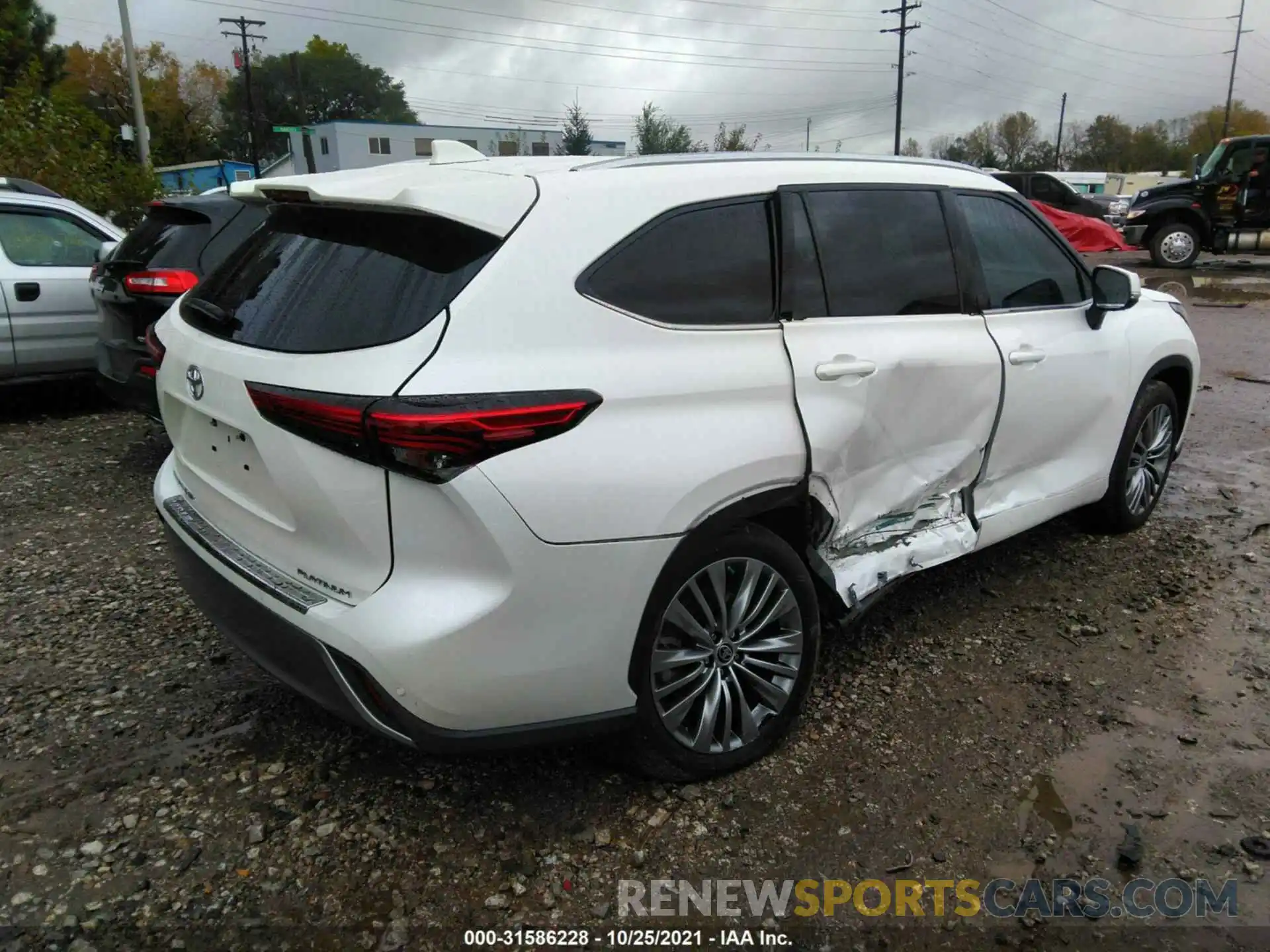 4 Photograph of a damaged car 5TDFZRAH6LS021283 TOYOTA HIGHLANDER 2020