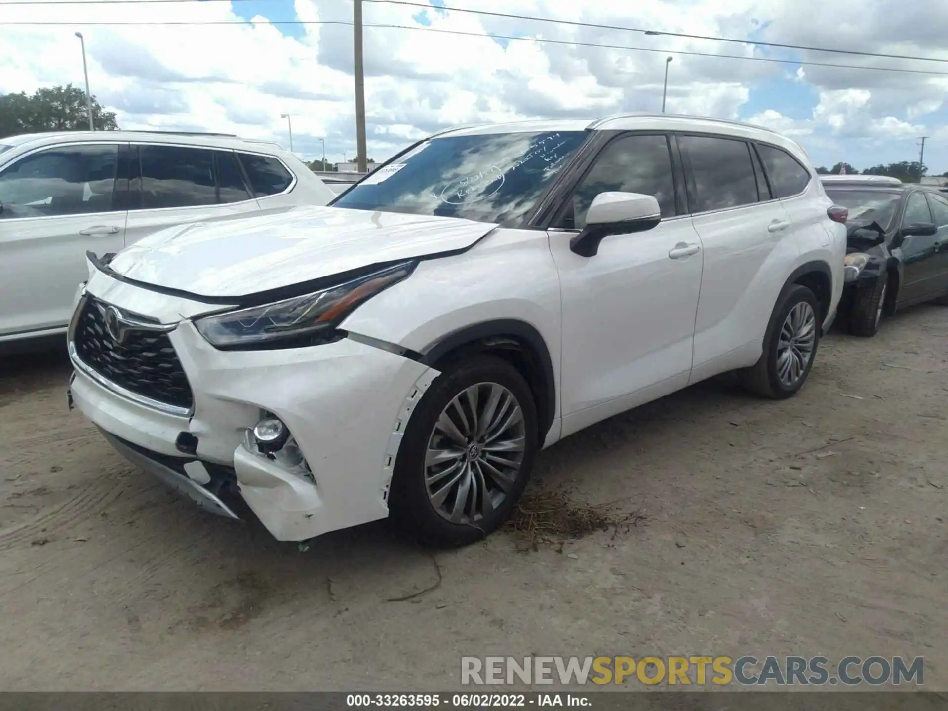 2 Photograph of a damaged car 5TDFZRAH6LS027925 TOYOTA HIGHLANDER 2020