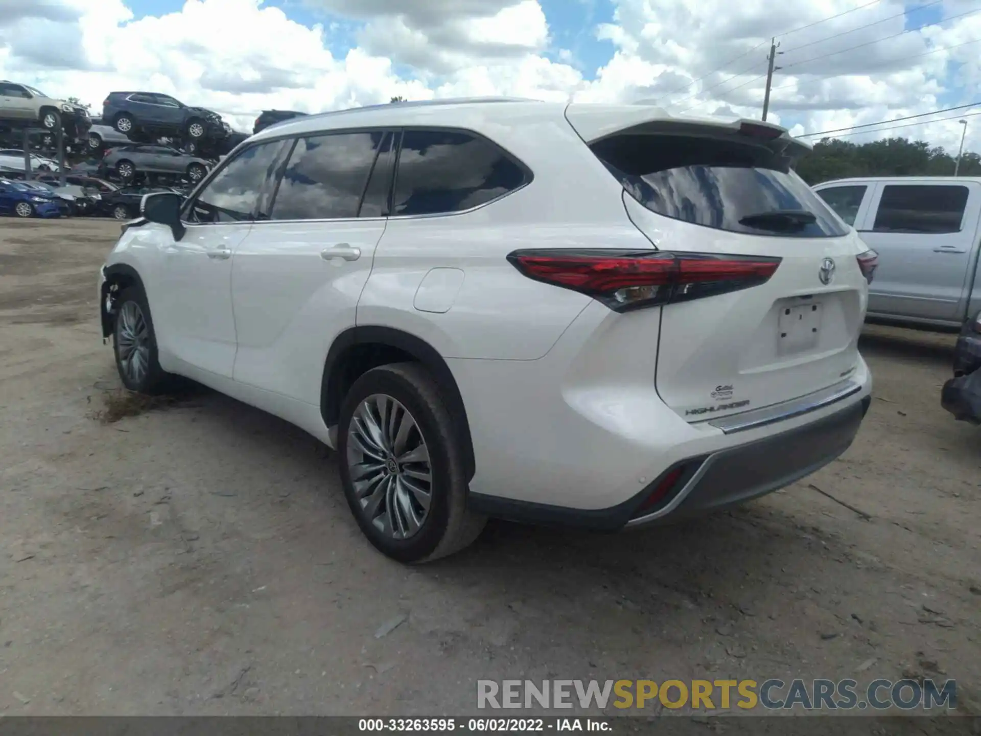 3 Photograph of a damaged car 5TDFZRAH6LS027925 TOYOTA HIGHLANDER 2020