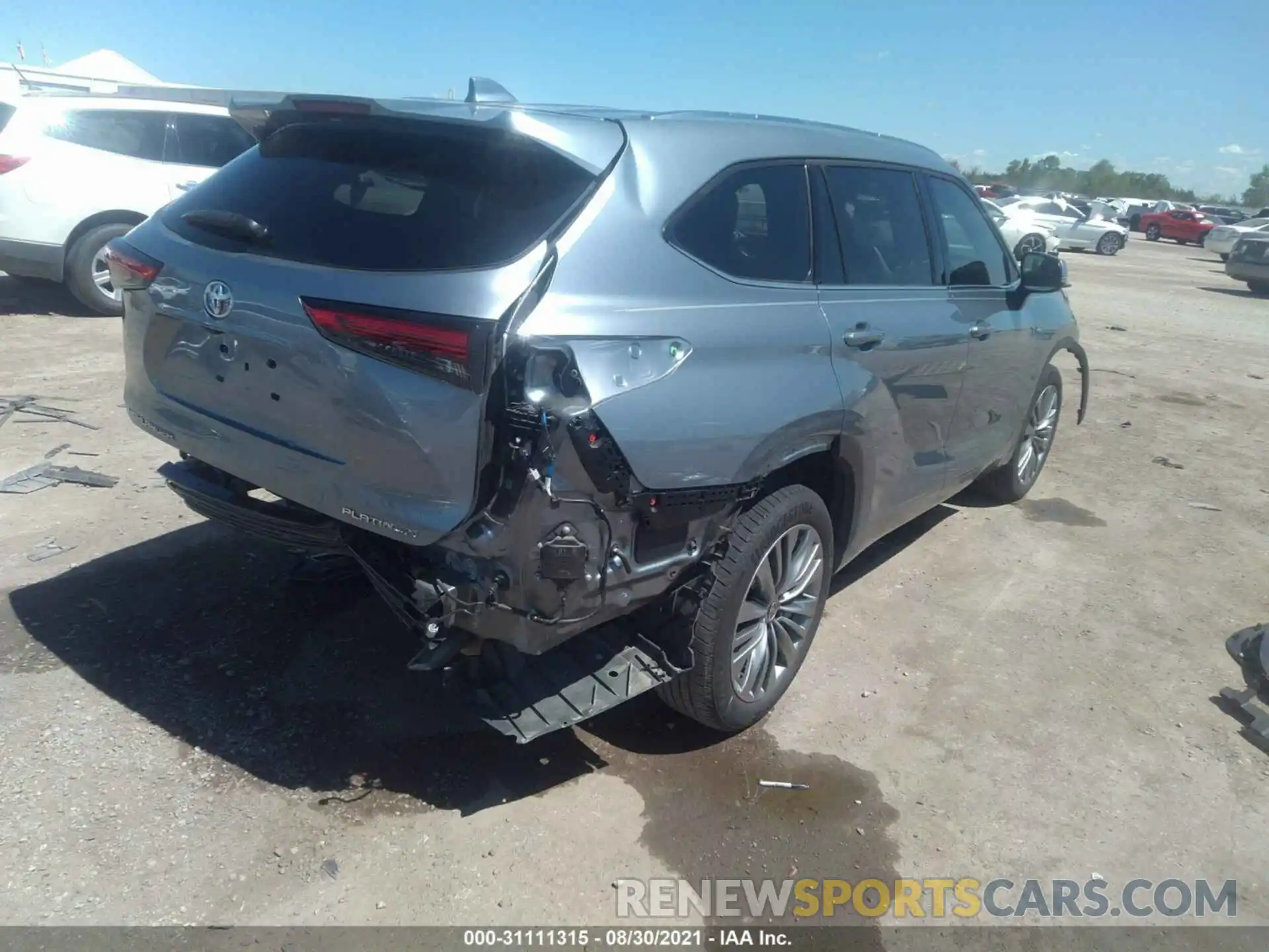 4 Photograph of a damaged car 5TDFZRAH6LS030081 TOYOTA HIGHLANDER 2020