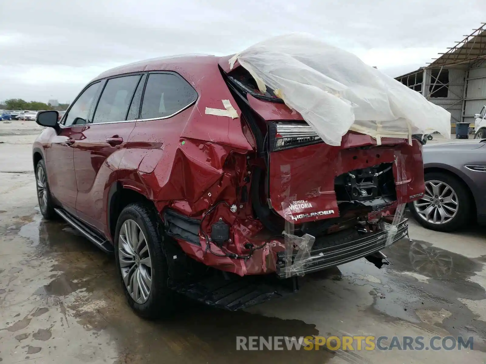 3 Photograph of a damaged car 5TDFZRAH6LS030856 TOYOTA HIGHLANDER 2020