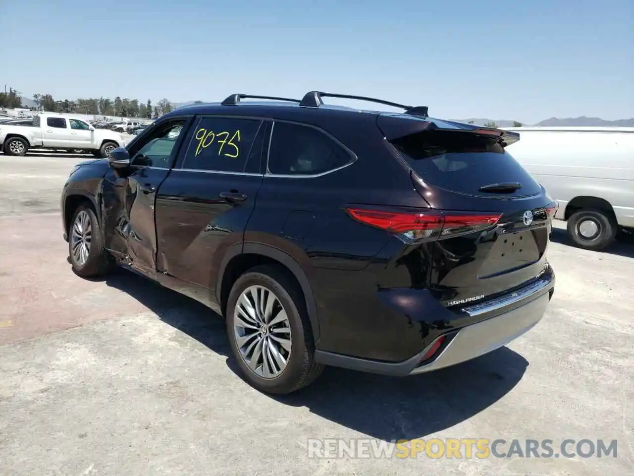 3 Photograph of a damaged car 5TDFZRAH7LS008591 TOYOTA HIGHLANDER 2020