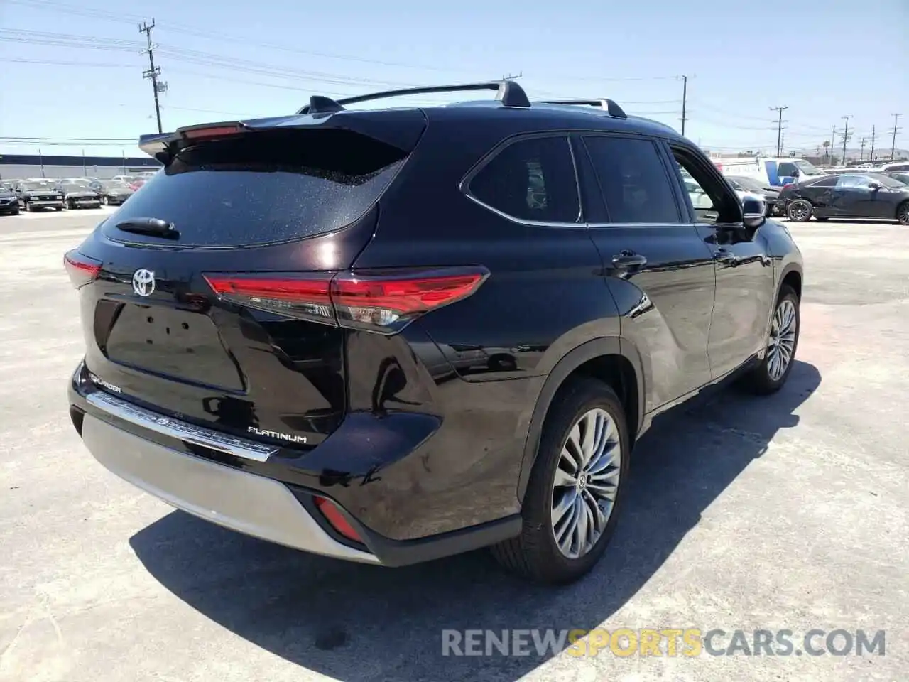 4 Photograph of a damaged car 5TDFZRAH7LS008591 TOYOTA HIGHLANDER 2020