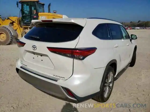 4 Photograph of a damaged car 5TDFZRAHXLS017835 TOYOTA HIGHLANDER 2020