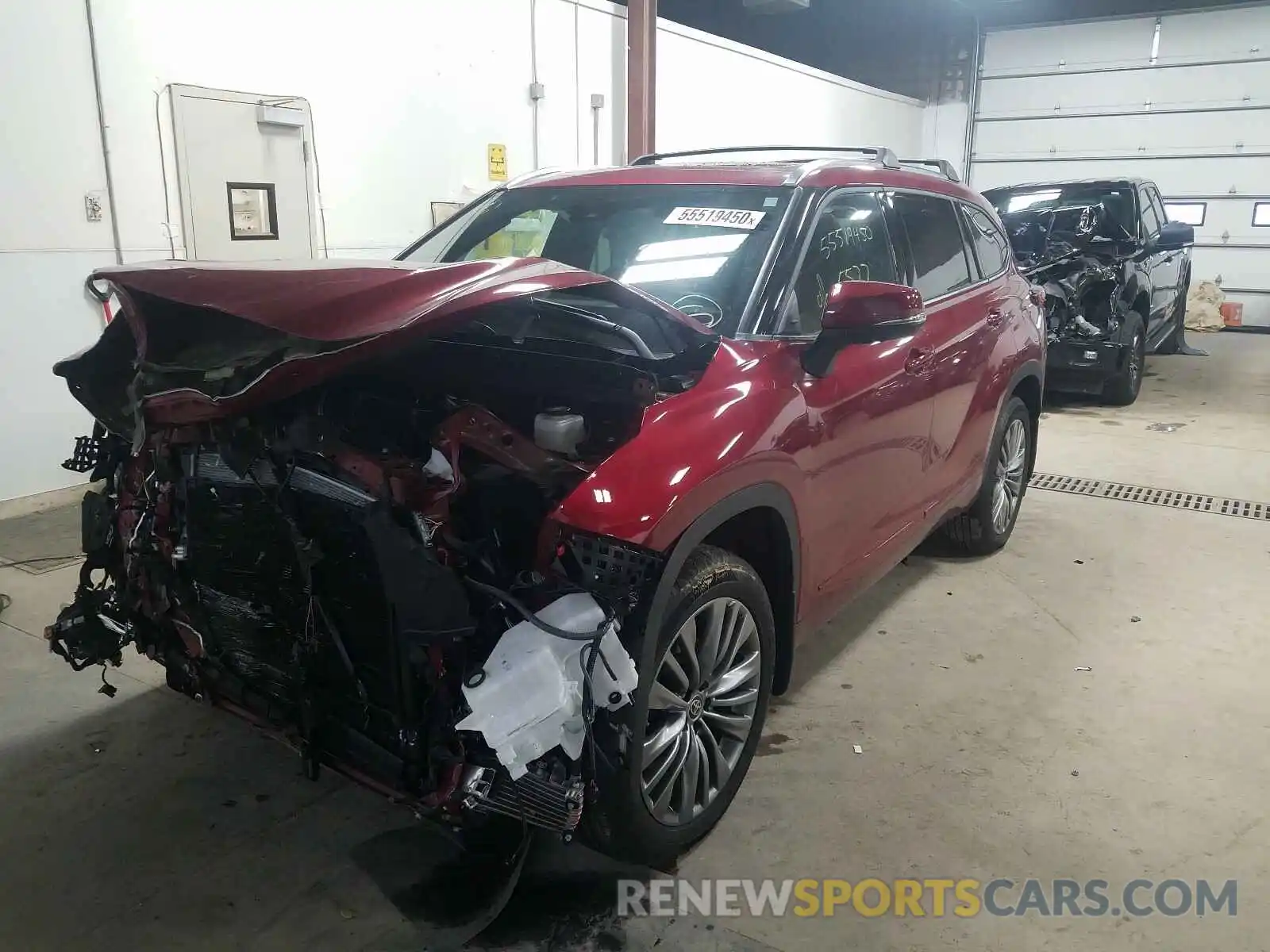 2 Photograph of a damaged car 5TDFZRBH0LS004770 TOYOTA HIGHLANDER 2020