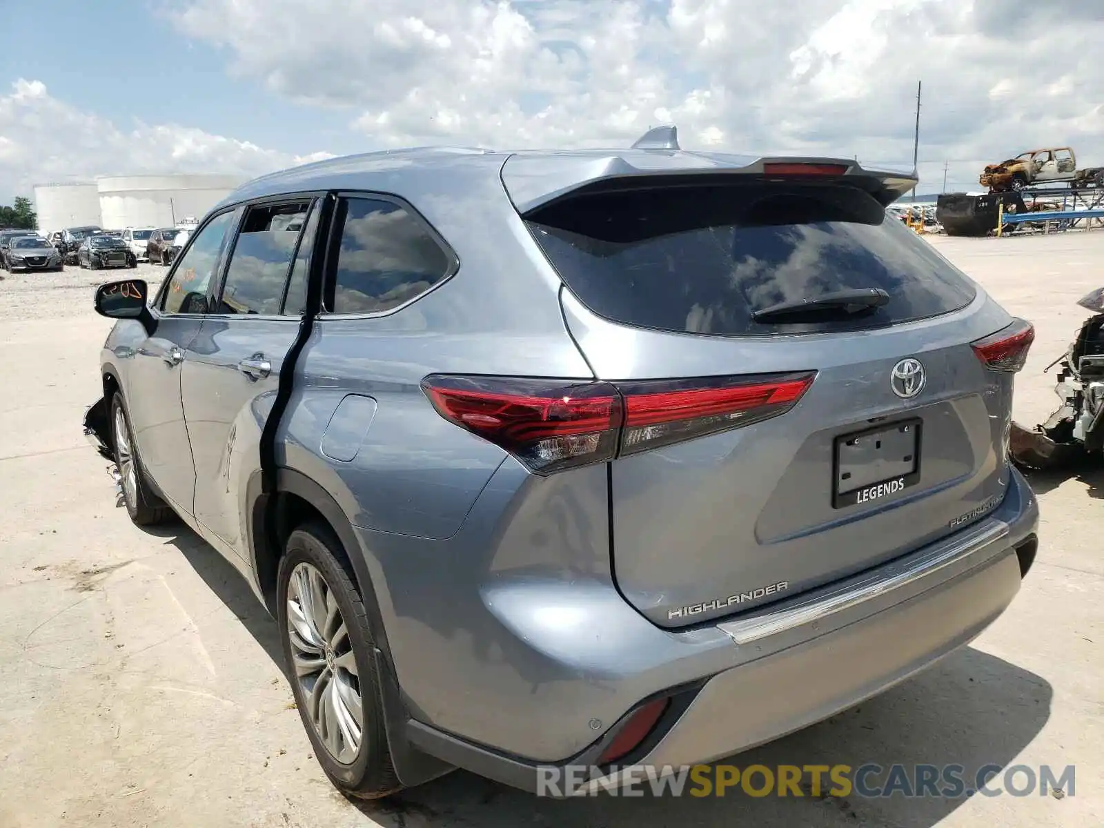 3 Photograph of a damaged car 5TDFZRBH0LS024517 TOYOTA HIGHLANDER 2020