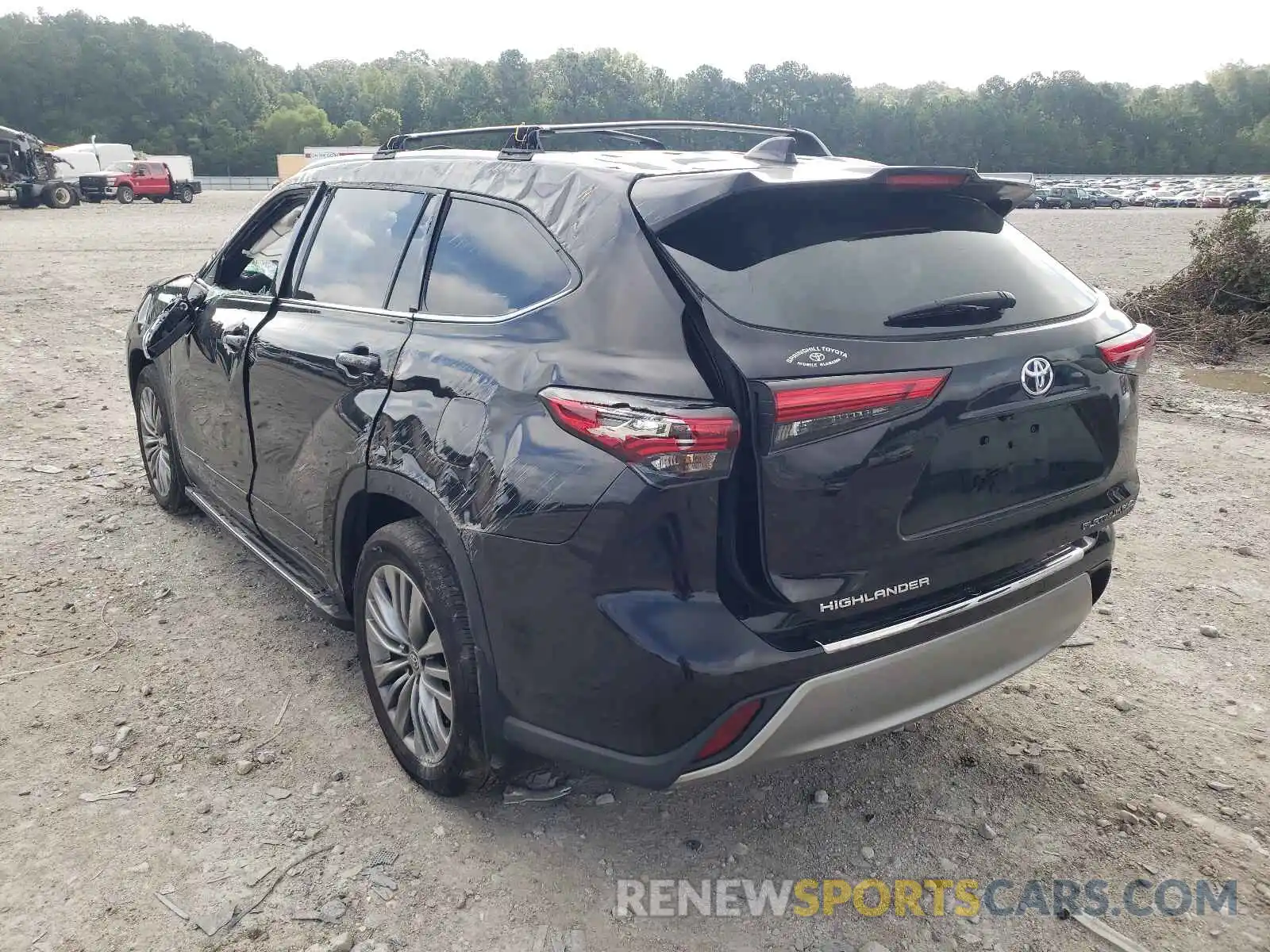 3 Photograph of a damaged car 5TDFZRBH0LS036845 TOYOTA HIGHLANDER 2020