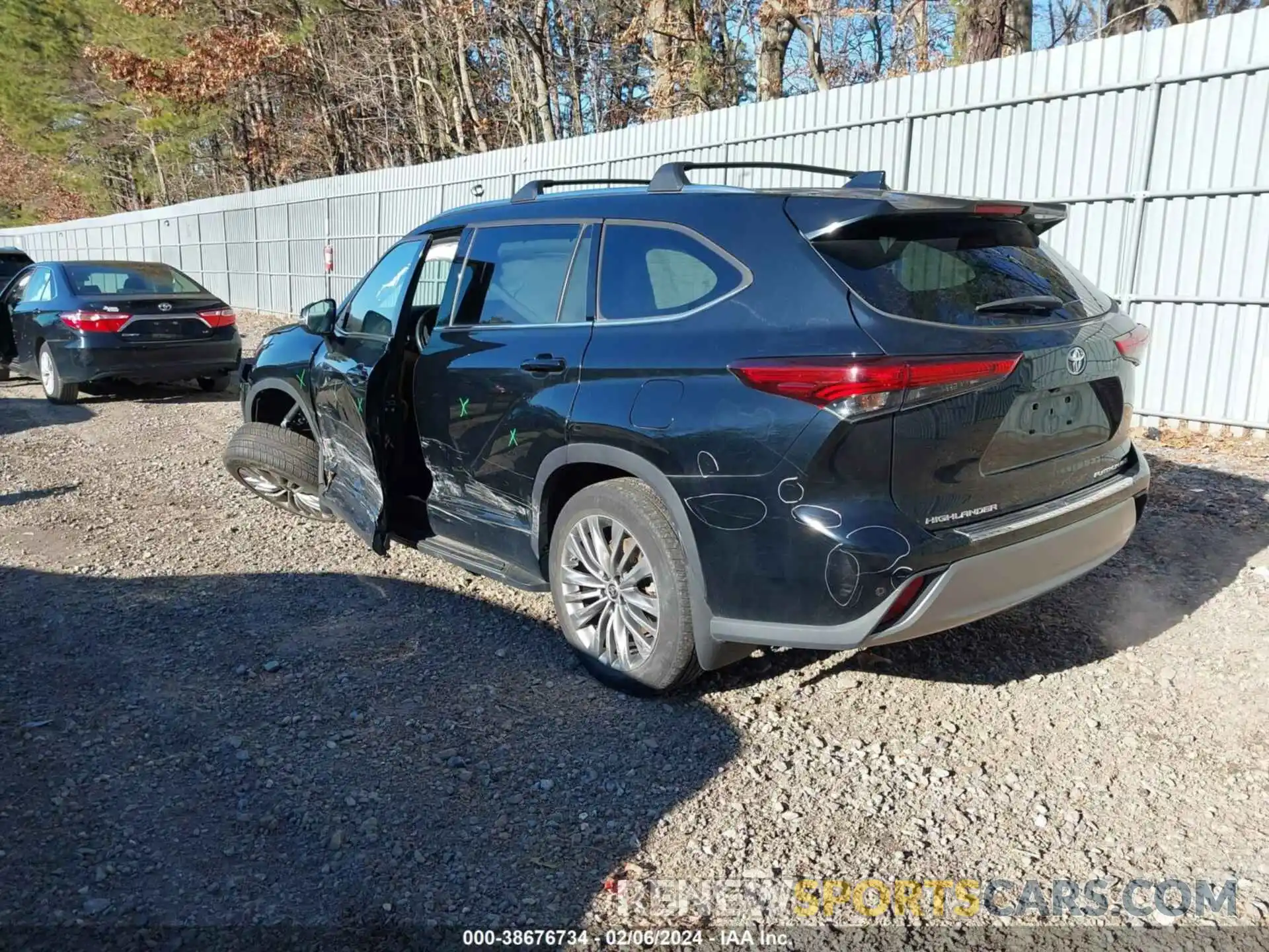 3 Photograph of a damaged car 5TDFZRBH1LS021657 TOYOTA HIGHLANDER 2020