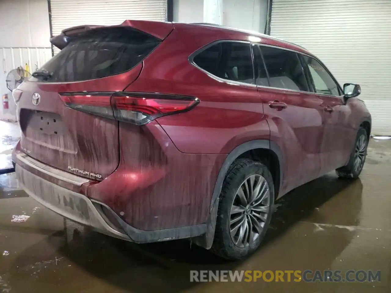 4 Photograph of a damaged car 5TDFZRBH2LS053369 TOYOTA HIGHLANDER 2020