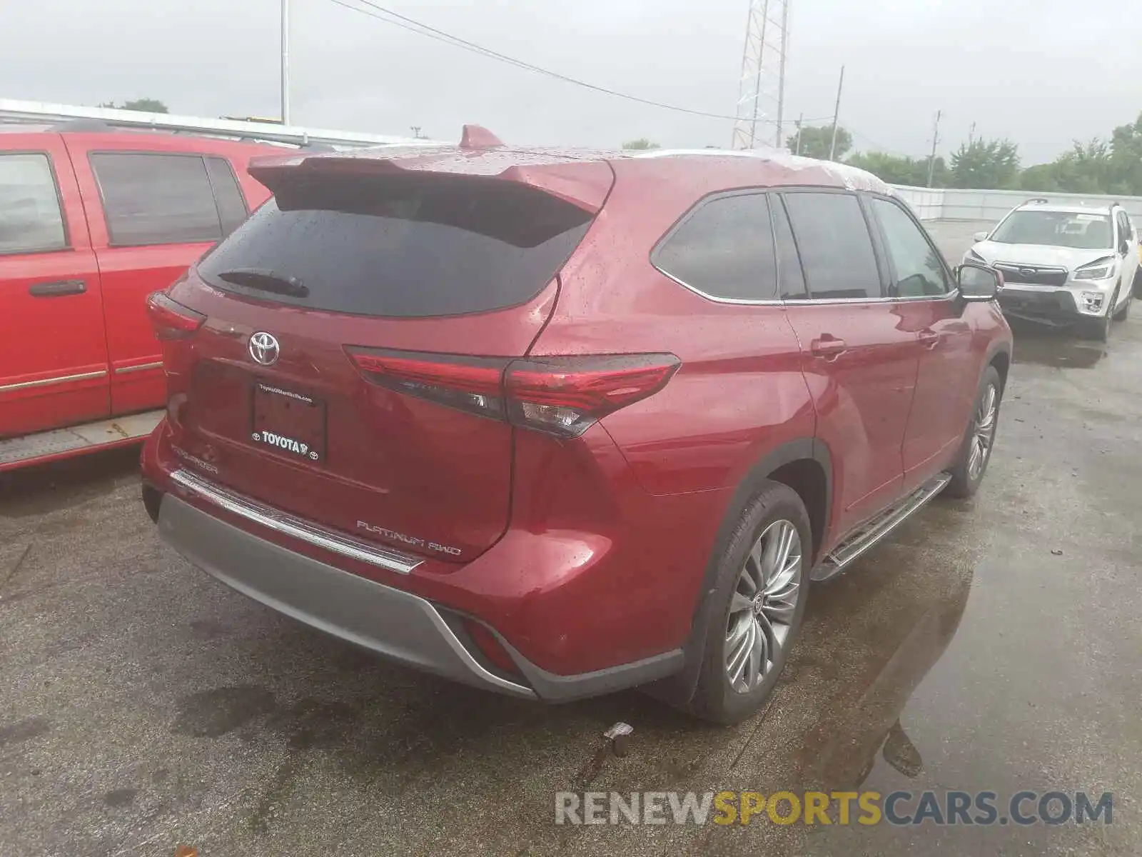 4 Photograph of a damaged car 5TDFZRBH3LS017867 TOYOTA HIGHLANDER 2020