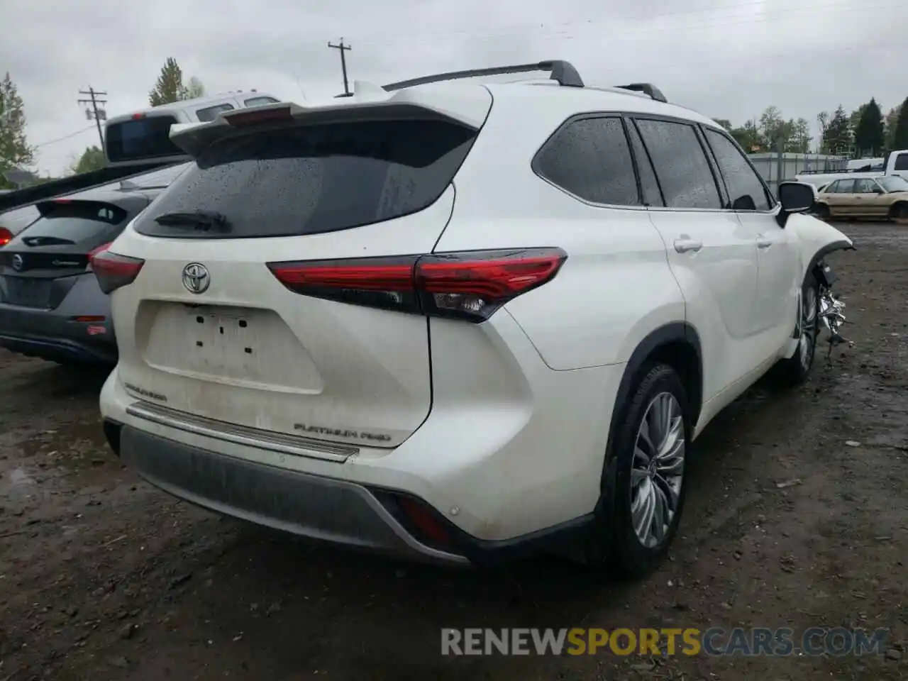 4 Photograph of a damaged car 5TDFZRBH3LS041523 TOYOTA HIGHLANDER 2020