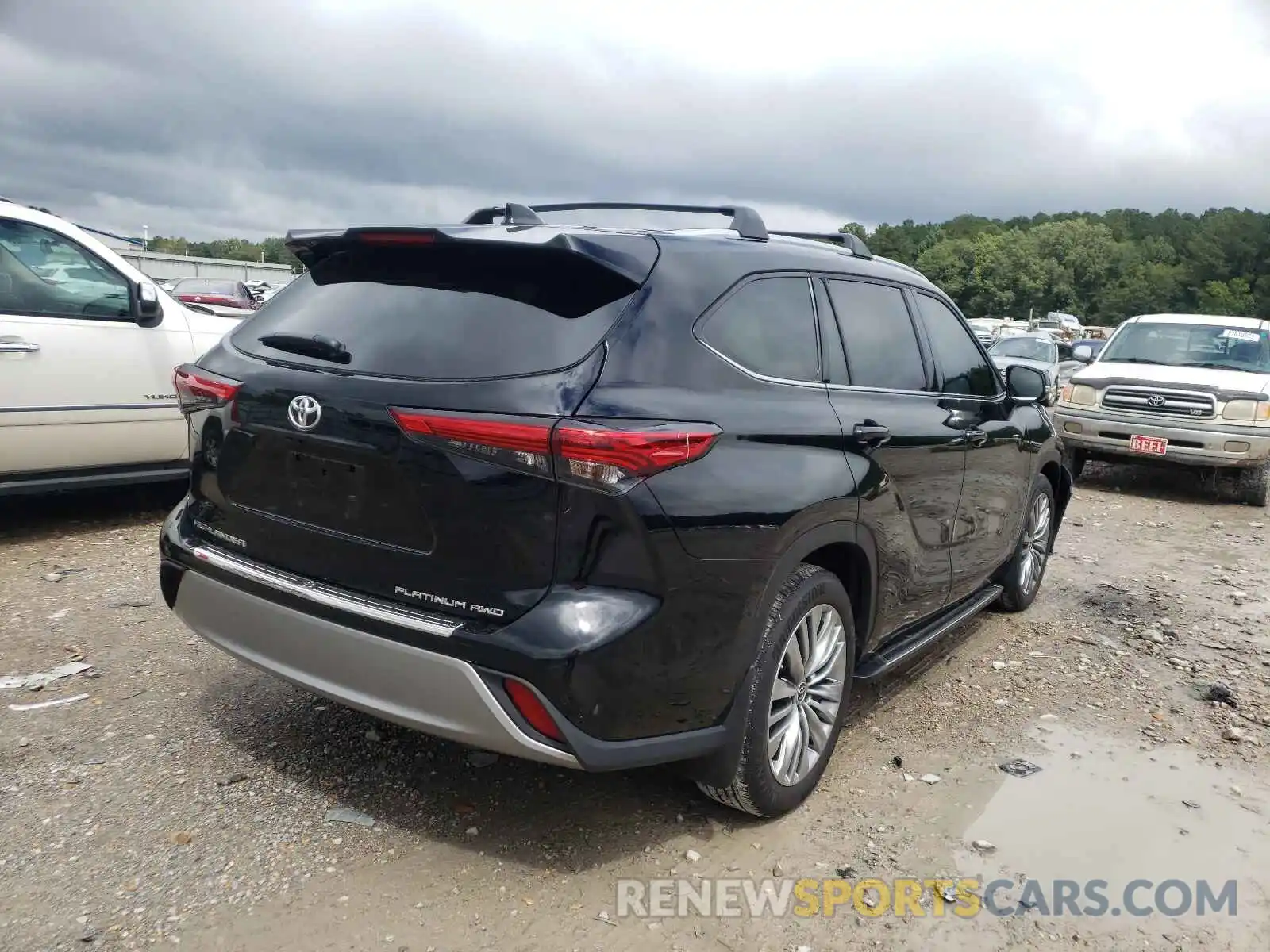 4 Photograph of a damaged car 5TDFZRBH3LS054515 TOYOTA HIGHLANDER 2020