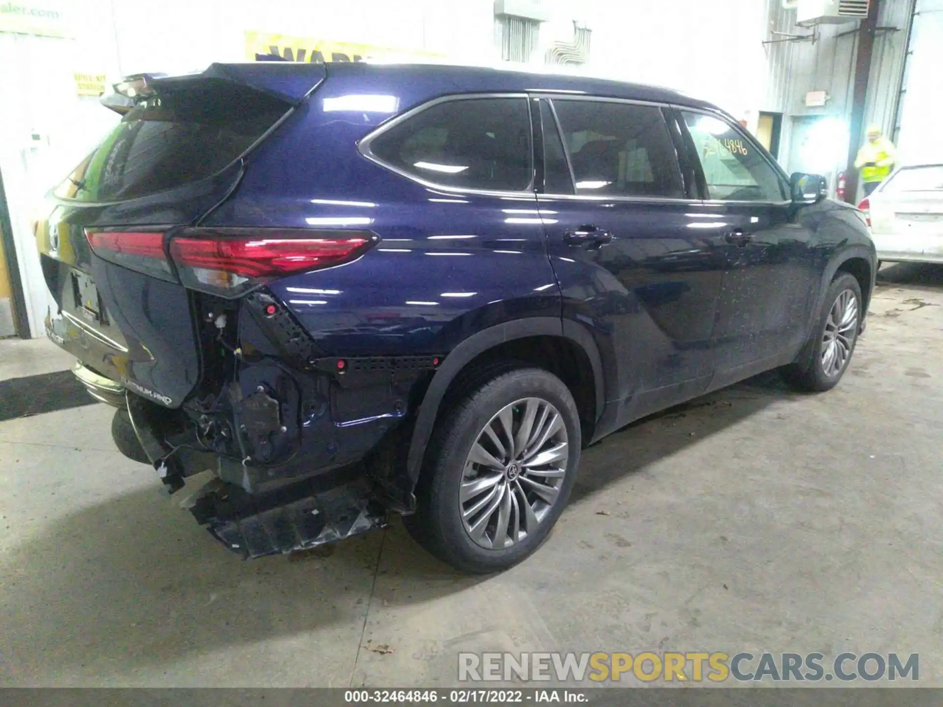 4 Photograph of a damaged car 5TDFZRBH4LS043961 TOYOTA HIGHLANDER 2020