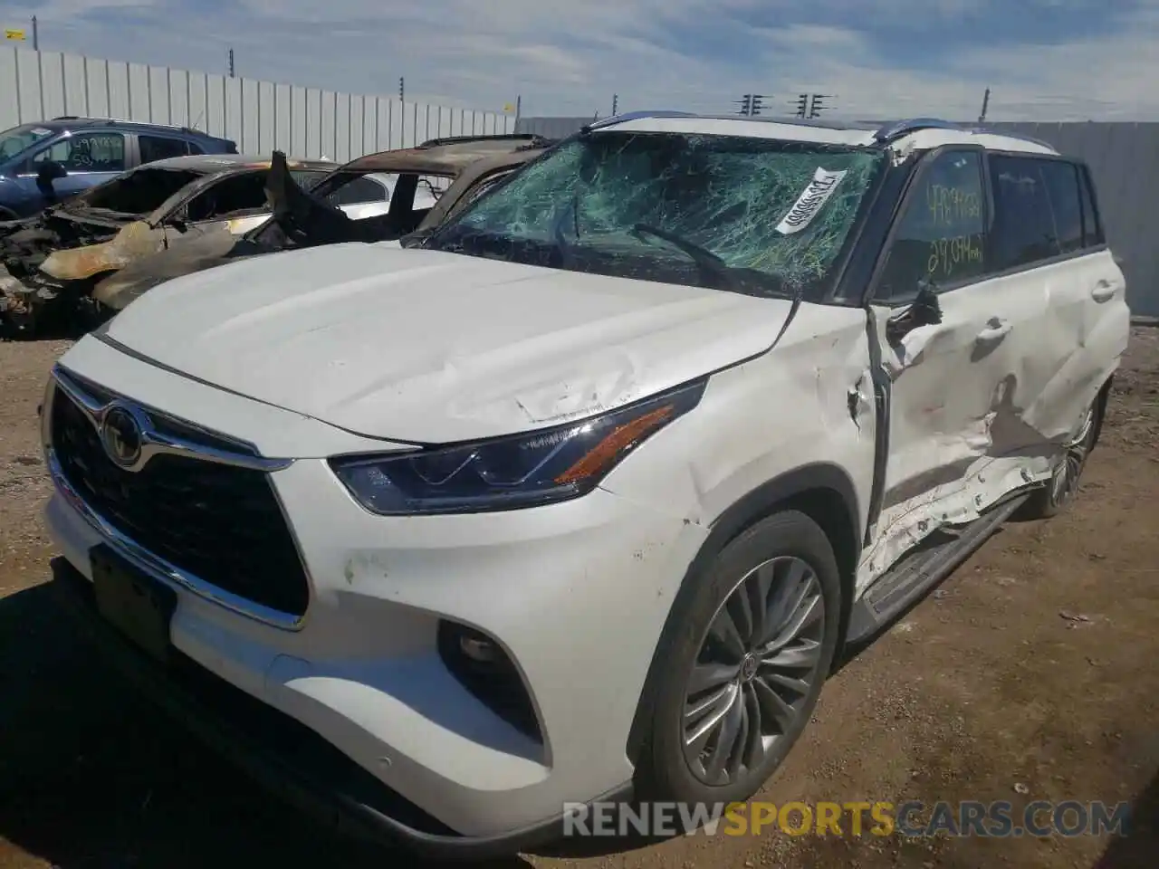 2 Photograph of a damaged car 5TDFZRBH5LS010516 TOYOTA HIGHLANDER 2020