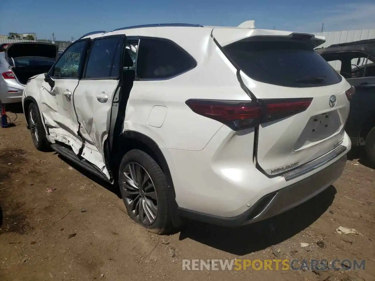 3 Photograph of a damaged car 5TDFZRBH5LS010516 TOYOTA HIGHLANDER 2020