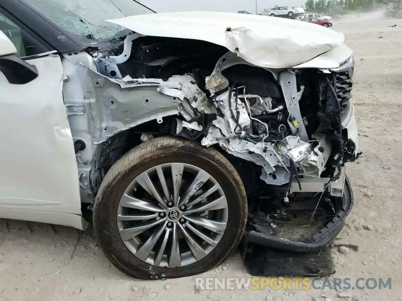 9 Photograph of a damaged car 5TDFZRBH5LS054001 TOYOTA HIGHLANDER 2020