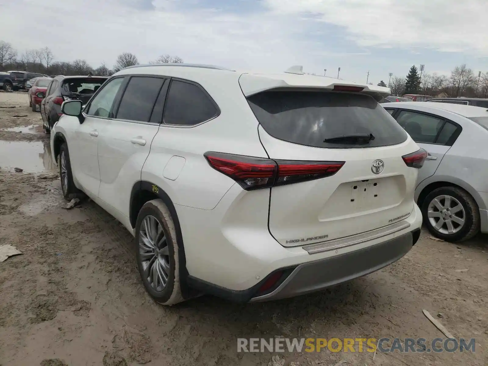 3 Photograph of a damaged car 5TDFZRBH6LS026451 TOYOTA HIGHLANDER 2020