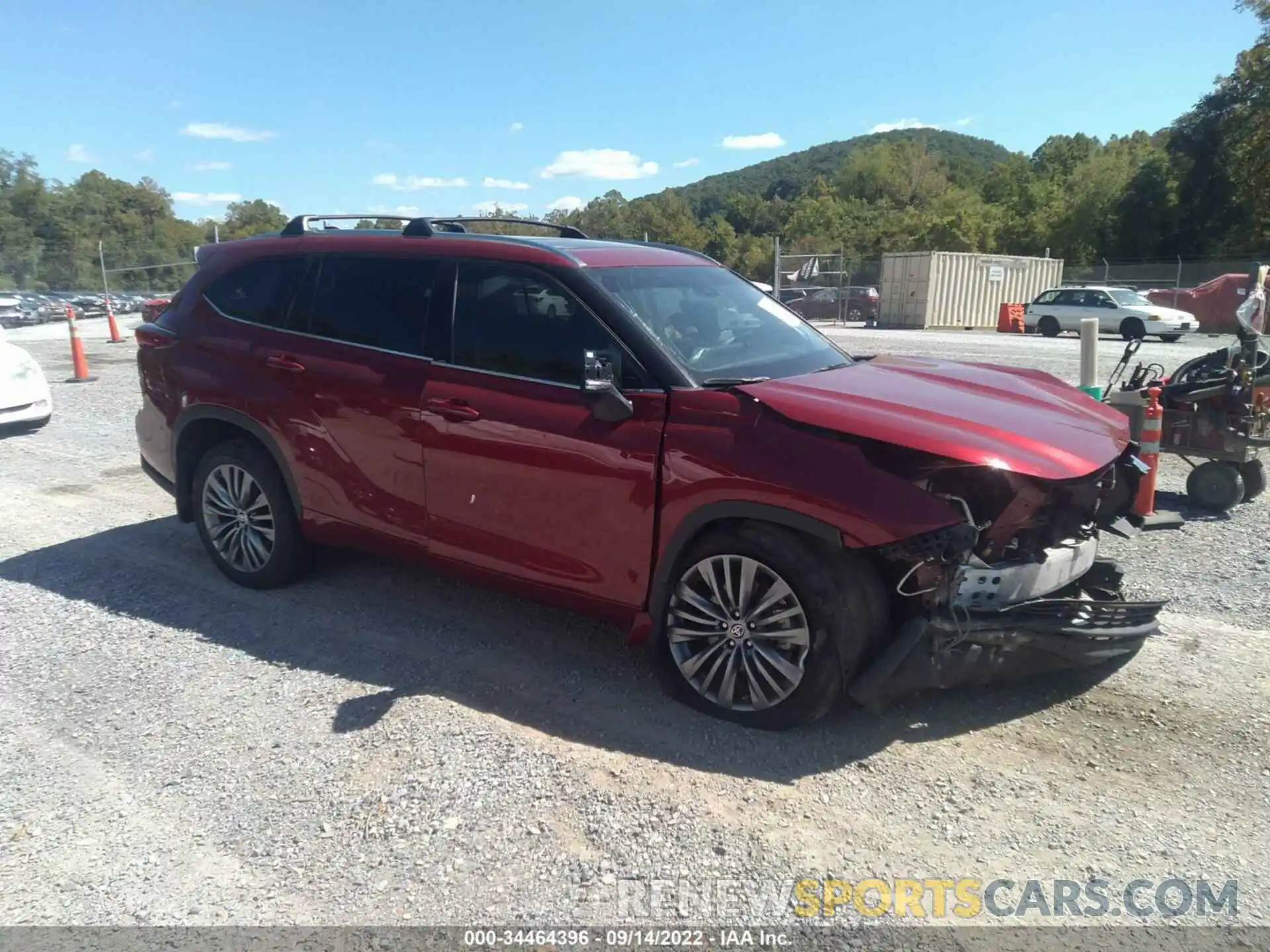 1 Photograph of a damaged car 5TDFZRBH6LS034209 TOYOTA HIGHLANDER 2020