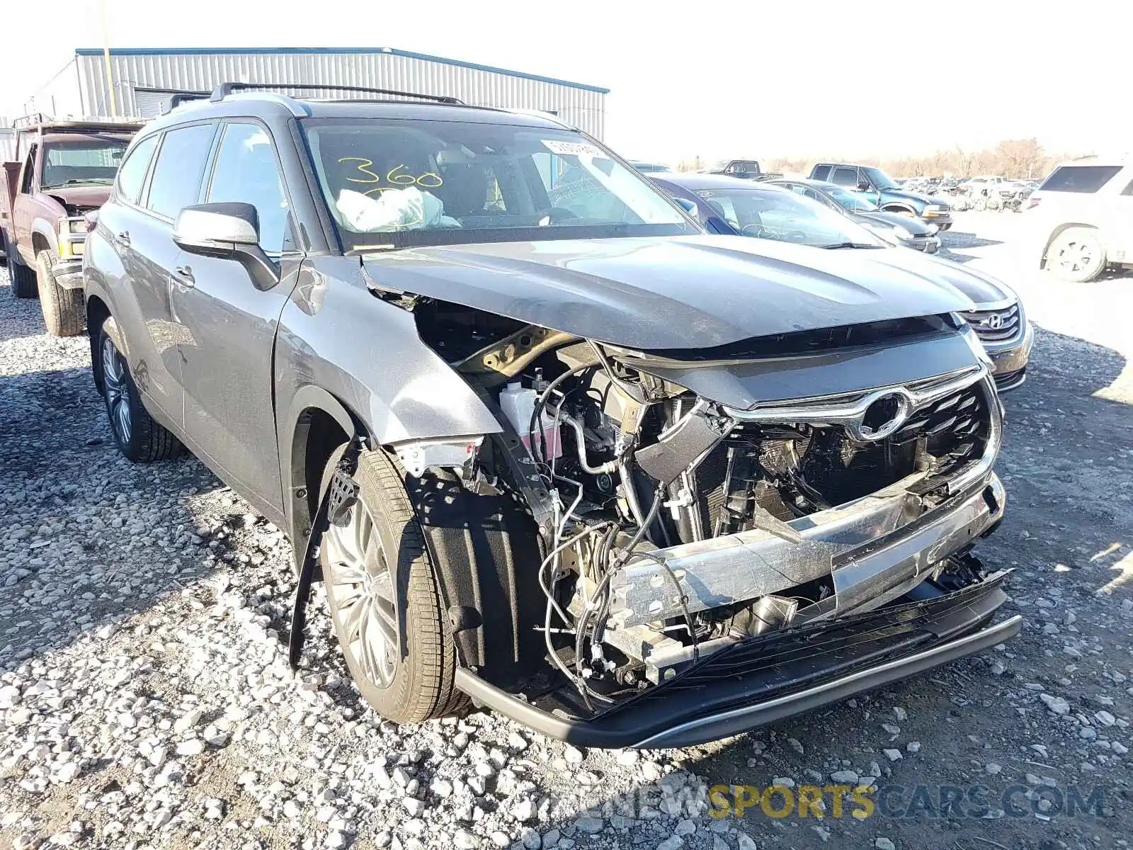 1 Photograph of a damaged car 5TDFZRBH6LS043198 TOYOTA HIGHLANDER 2020