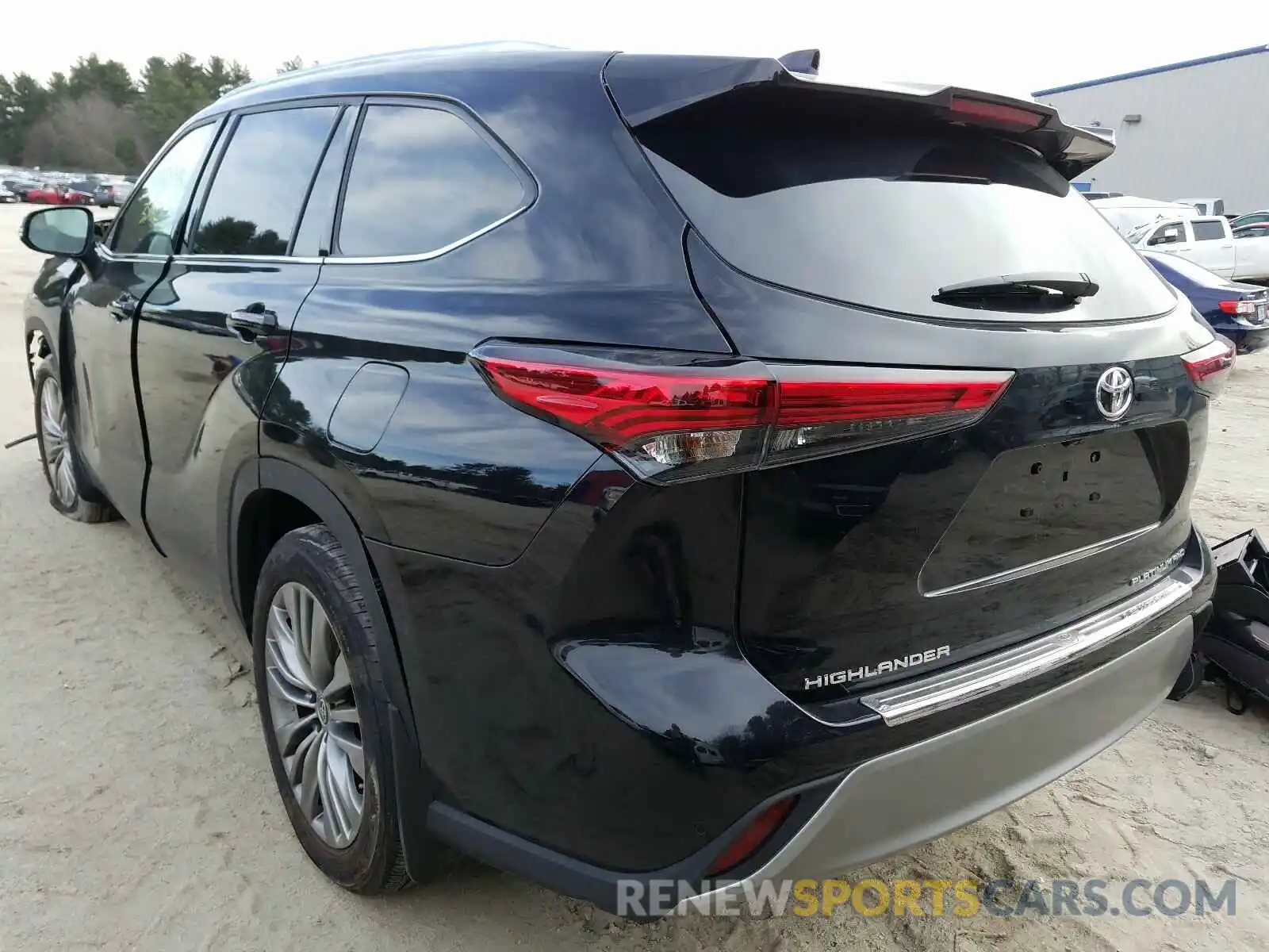 3 Photograph of a damaged car 5TDFZRBH6LS047638 TOYOTA HIGHLANDER 2020