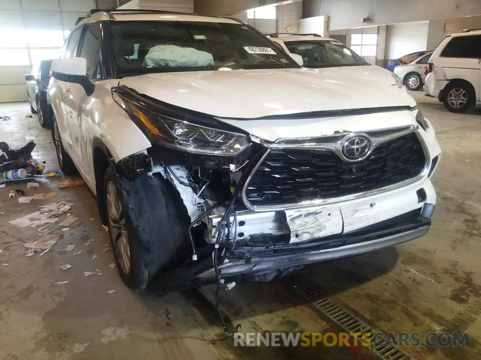 9 Photograph of a damaged car 5TDFZRBH7LS023218 TOYOTA HIGHLANDER 2020